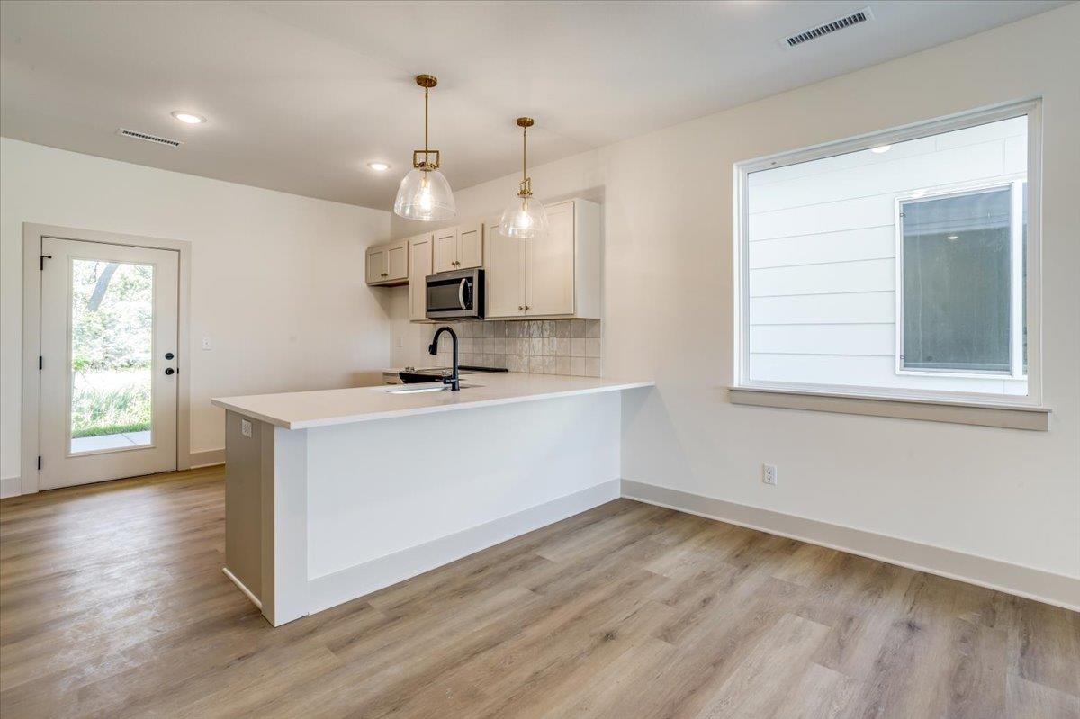5551 Wandering Way Property Photo 9