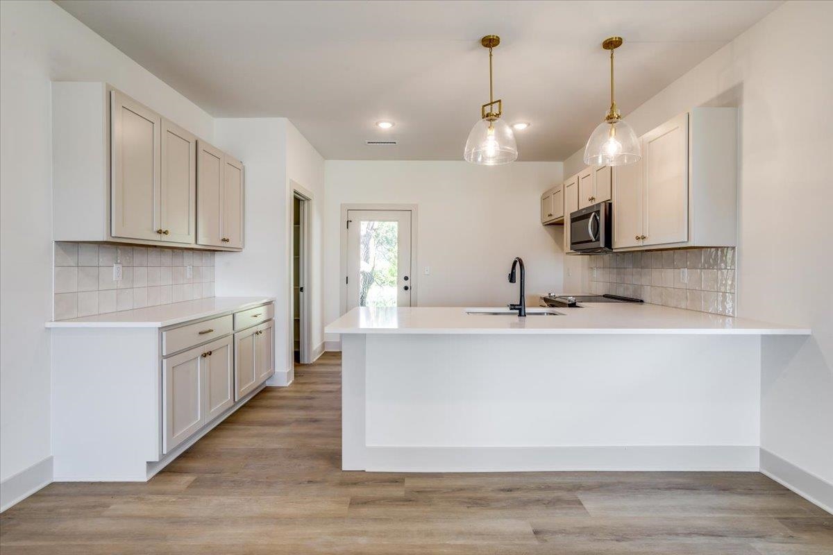 5551 Wandering Way Property Photo 10