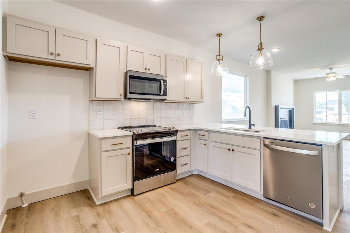 5551 Wandering Way Property Photo 12