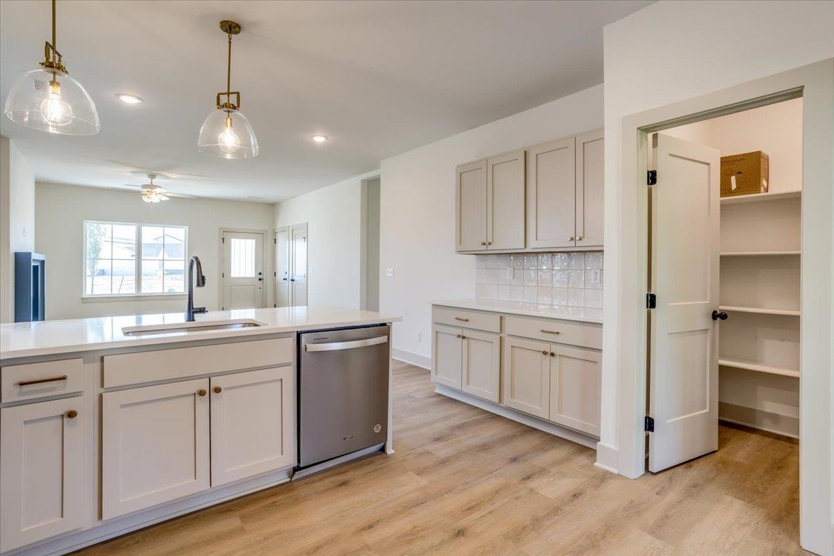 5551 Wandering Way Property Photo 13