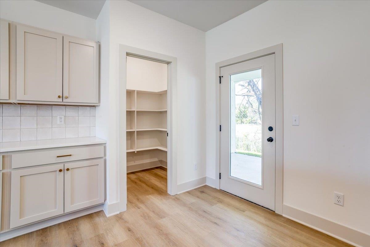5551 Wandering Way Property Photo 14