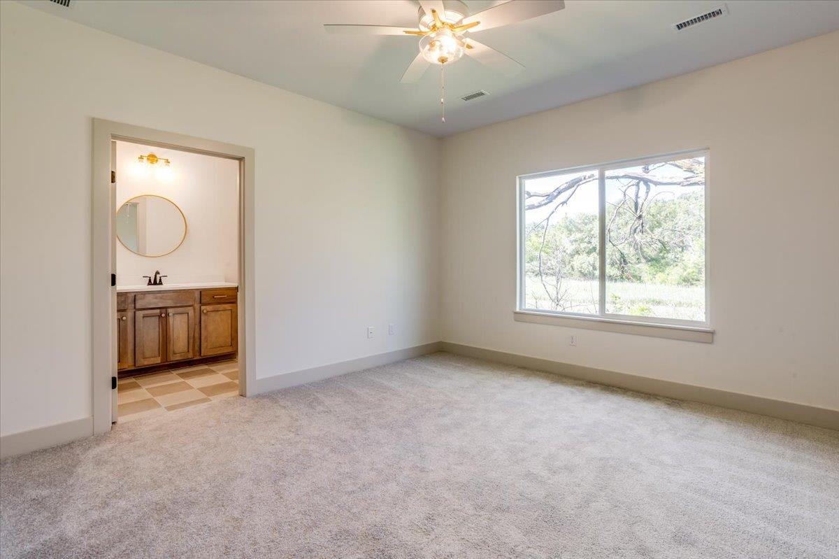 5551 Wandering Way Property Photo 17