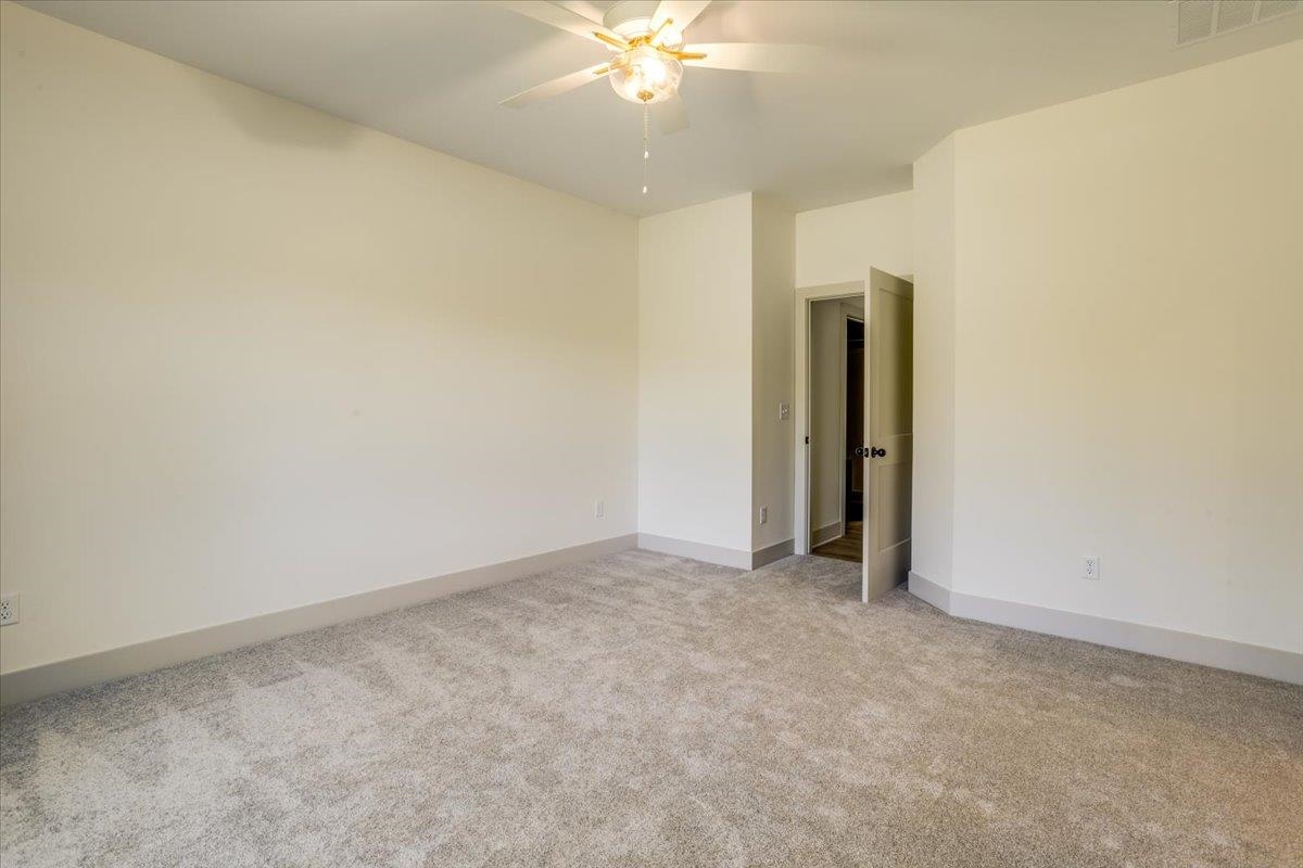 5551 Wandering Way Property Photo 18