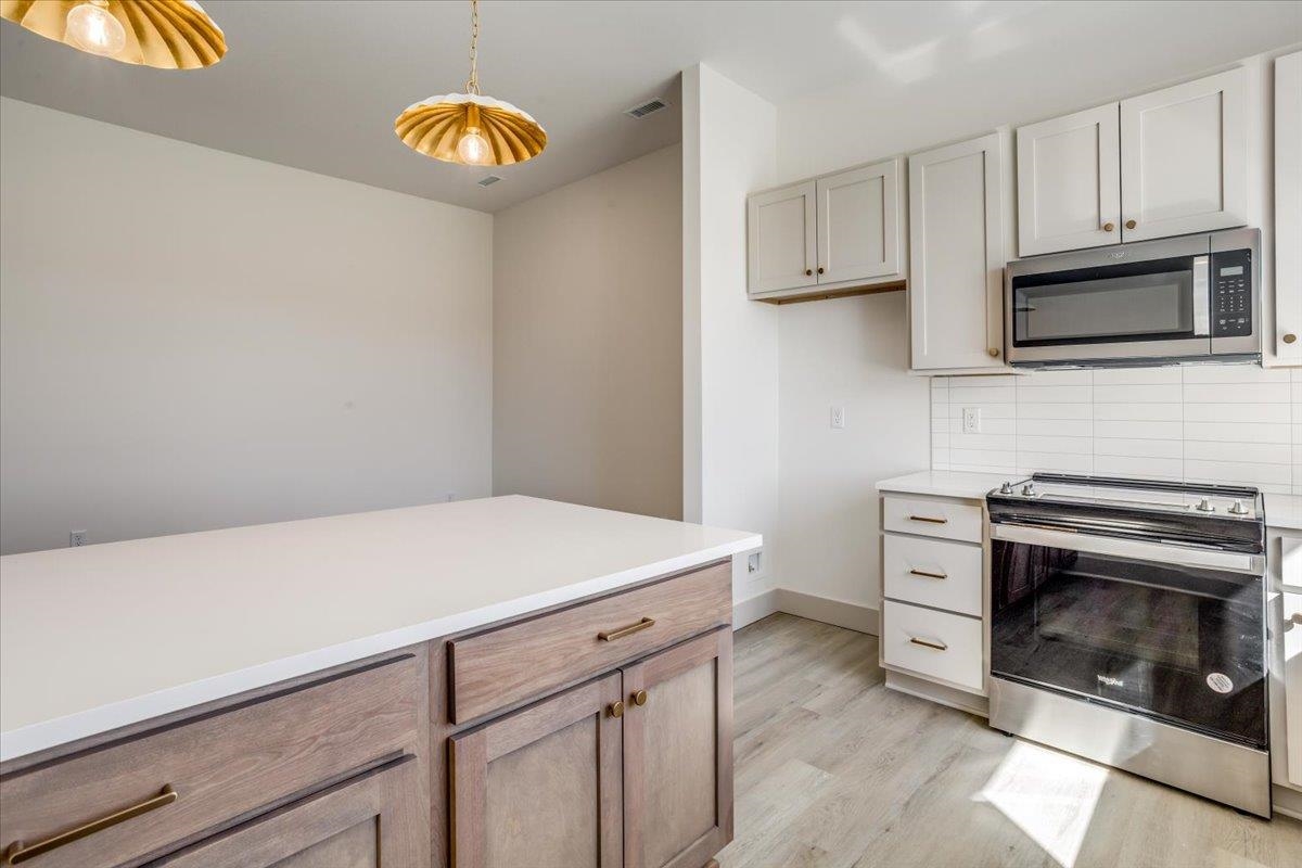 5553 Wandering Way Property Photo 14