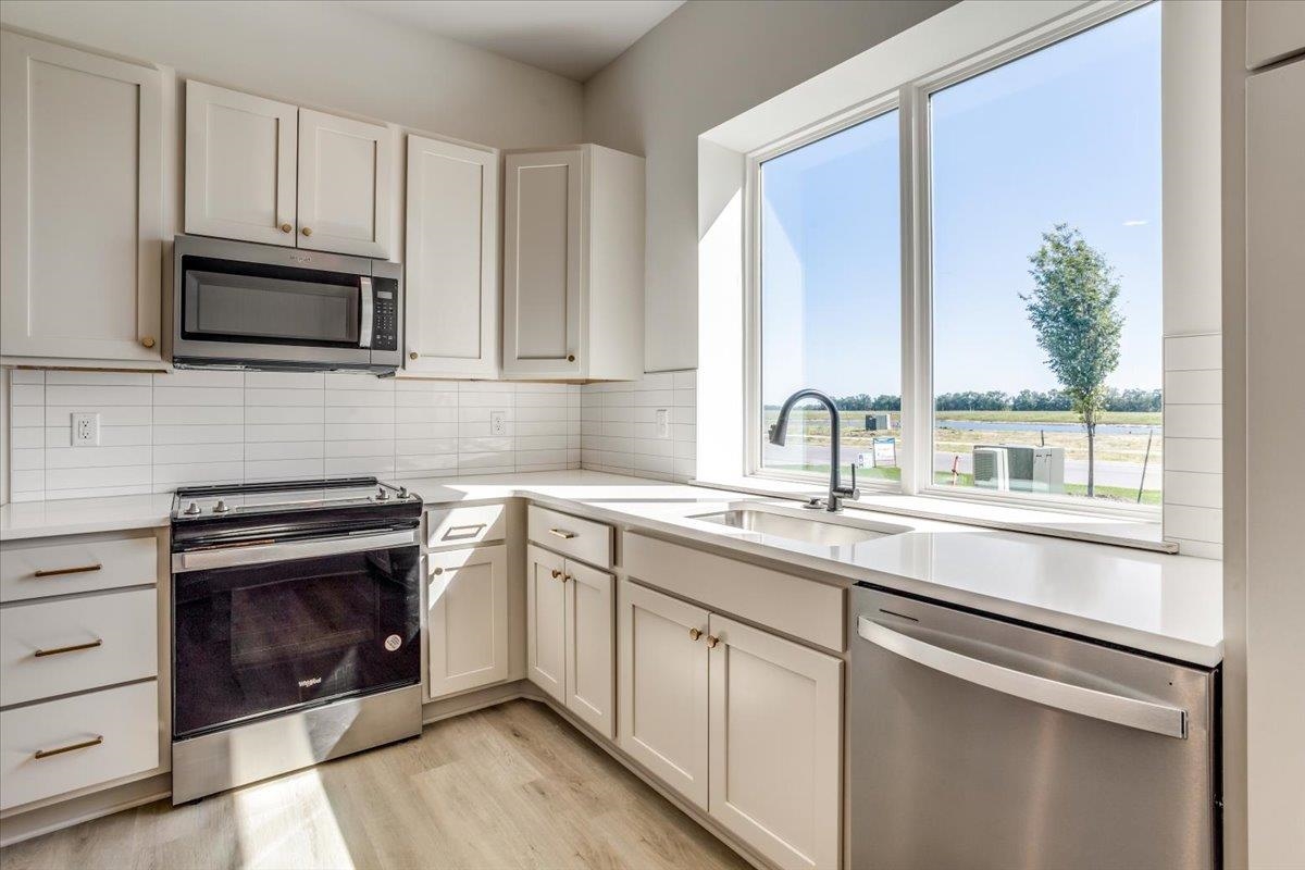 5553 Wandering Way Property Photo 15