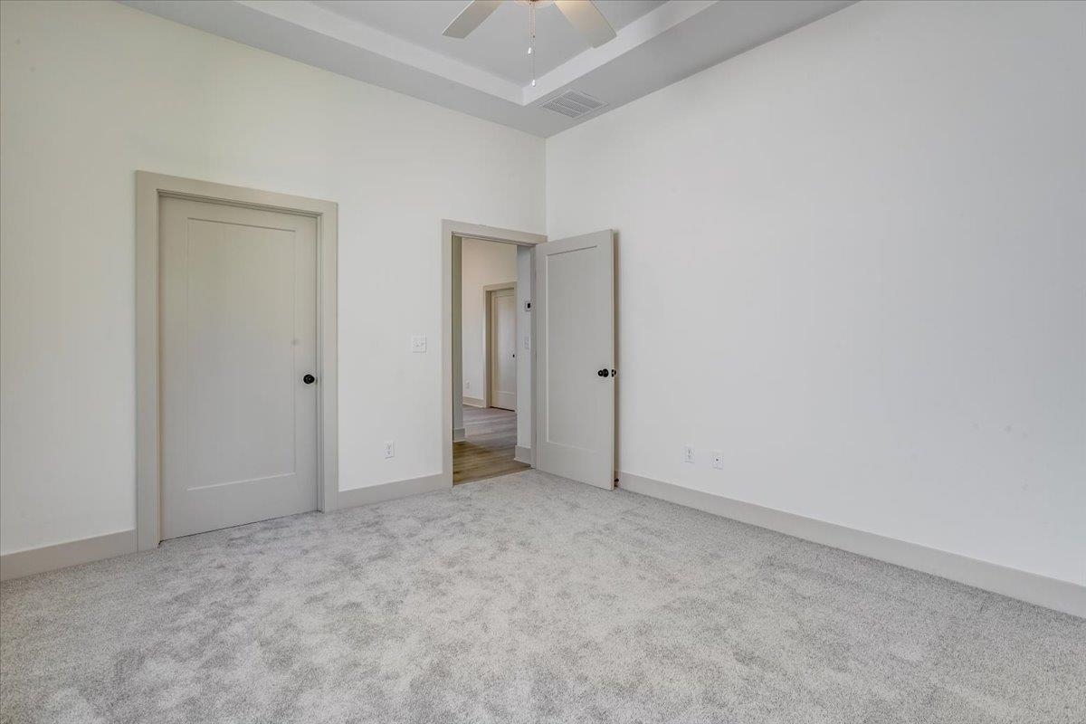 5553 Wandering Way Property Photo 18