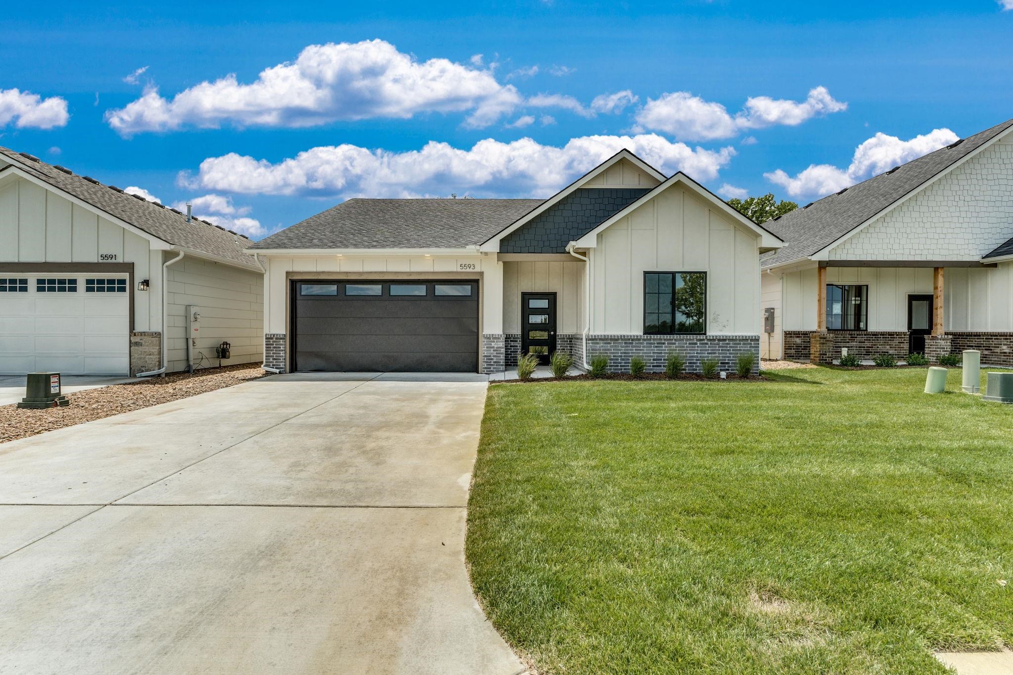5593 Wandering Way St. Property Photo