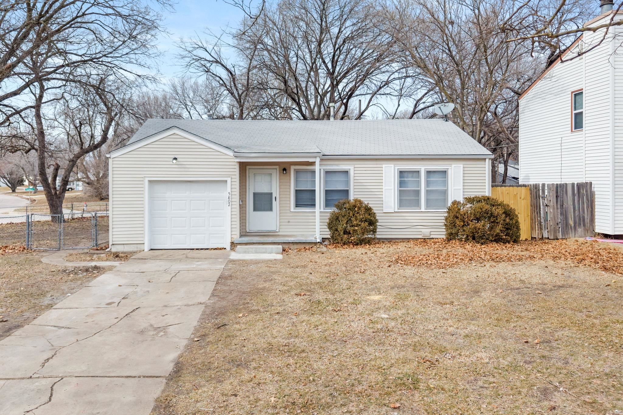 5802 E Skinner St Property Photo