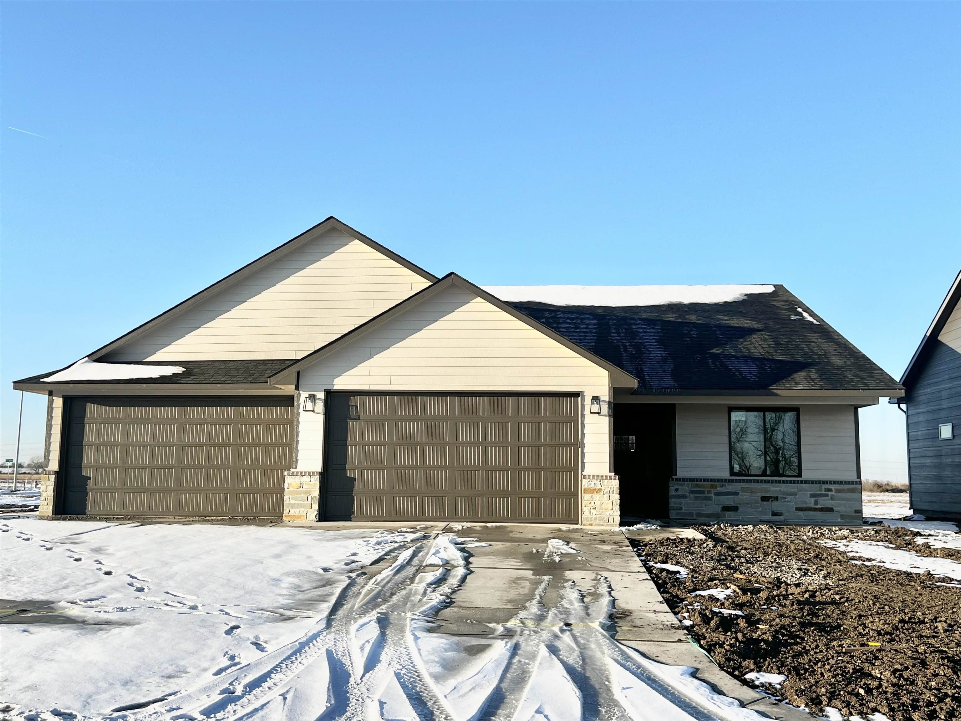 5456 N Toben Ct Property Photo 1