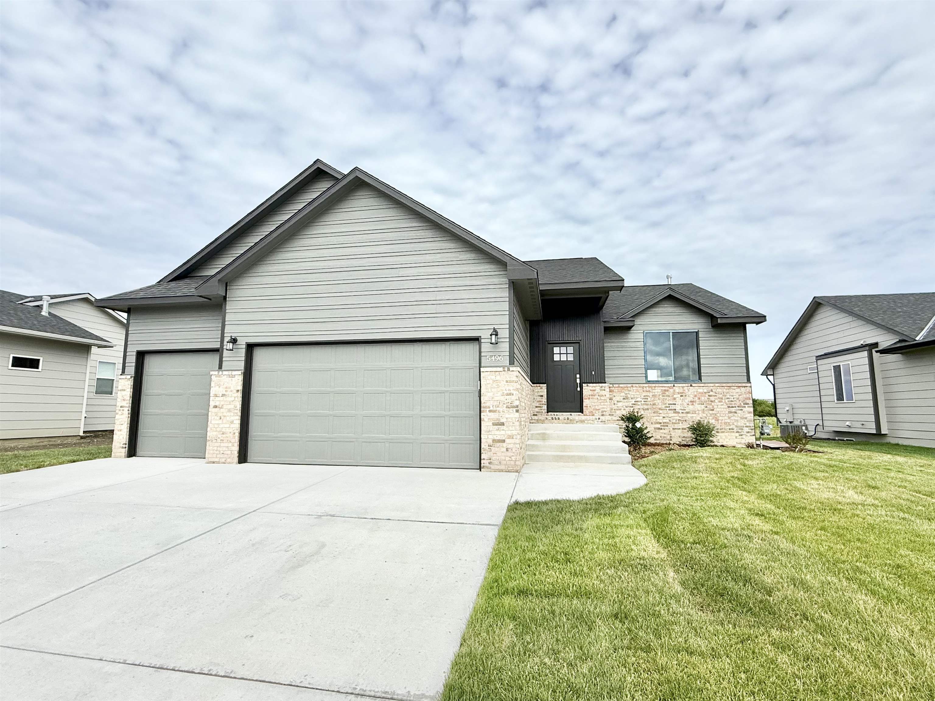 5496 N Toben Dr Property Photo 1