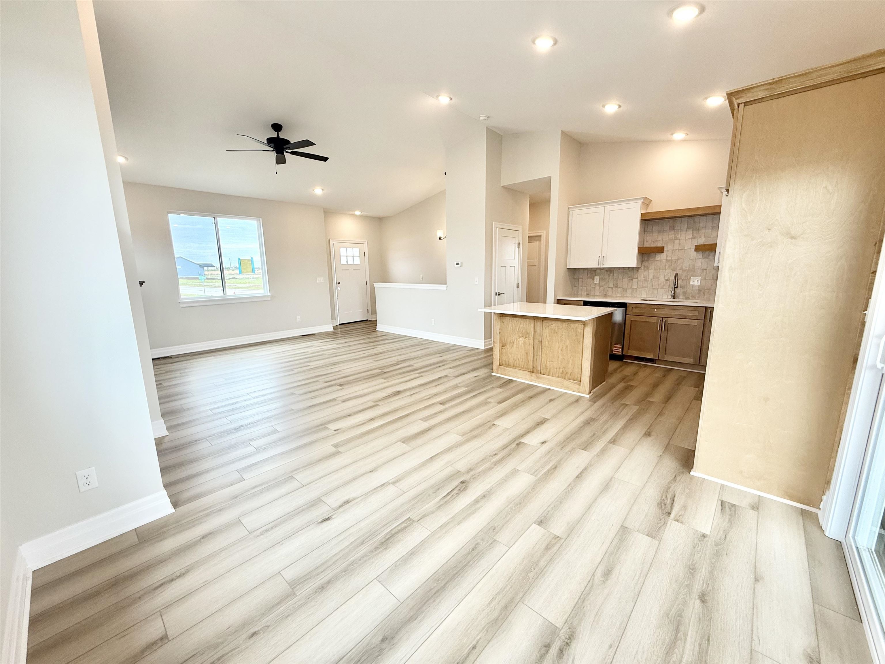 5496 N Toben Dr Property Photo 3