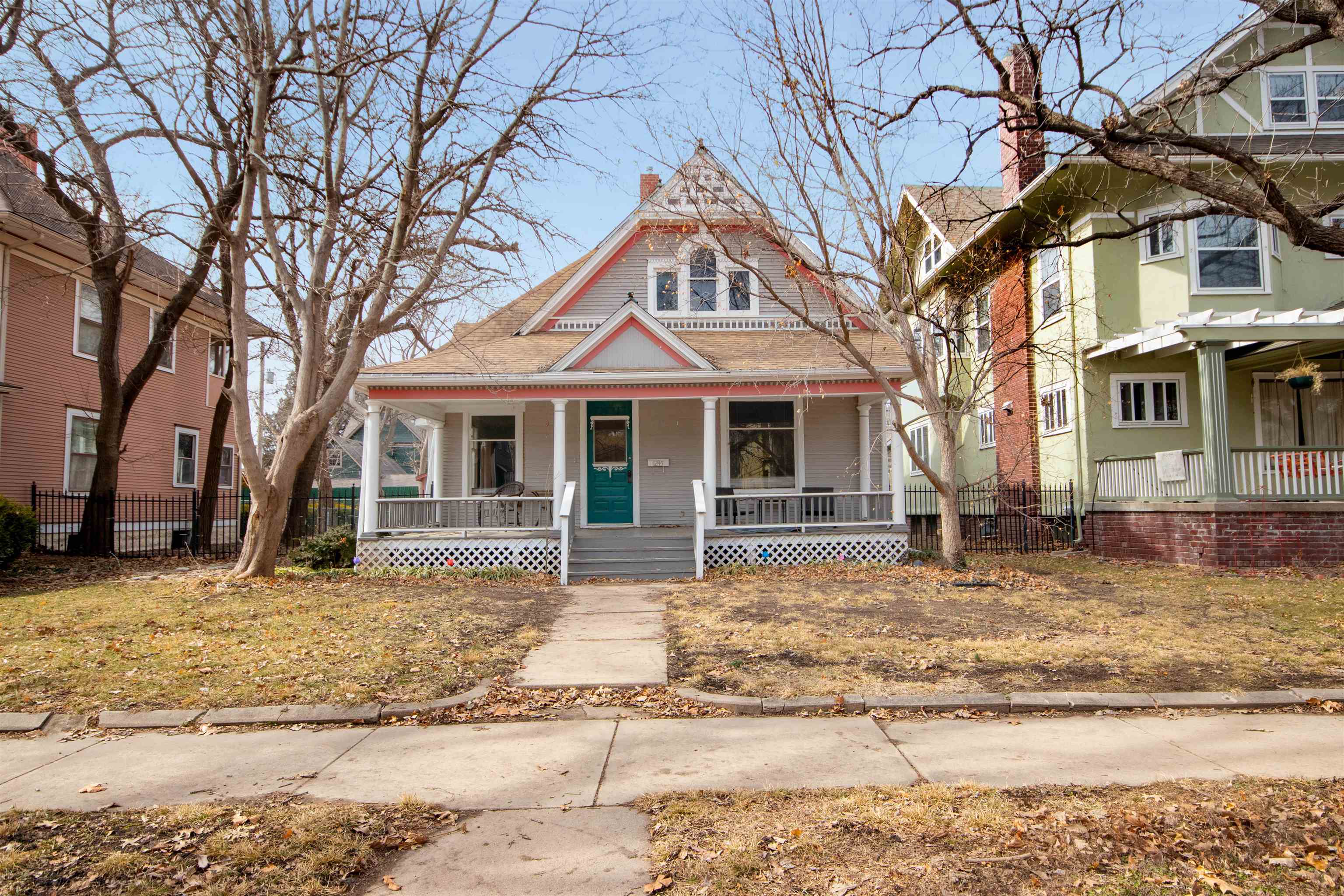 1245 N Emporia Ave Property Photo