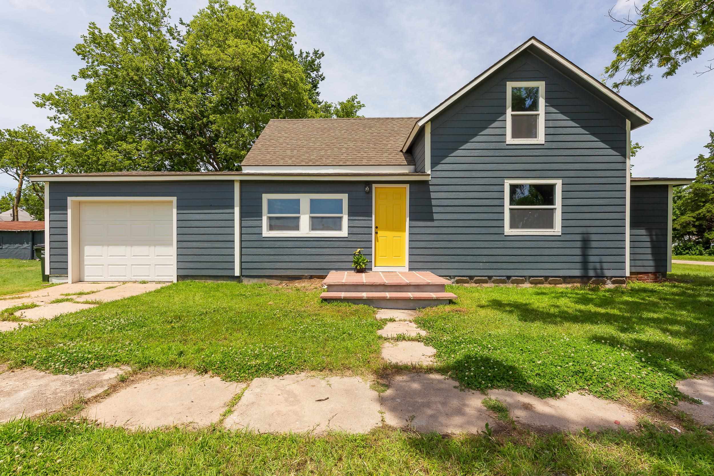 220 E Market Property Photo 1