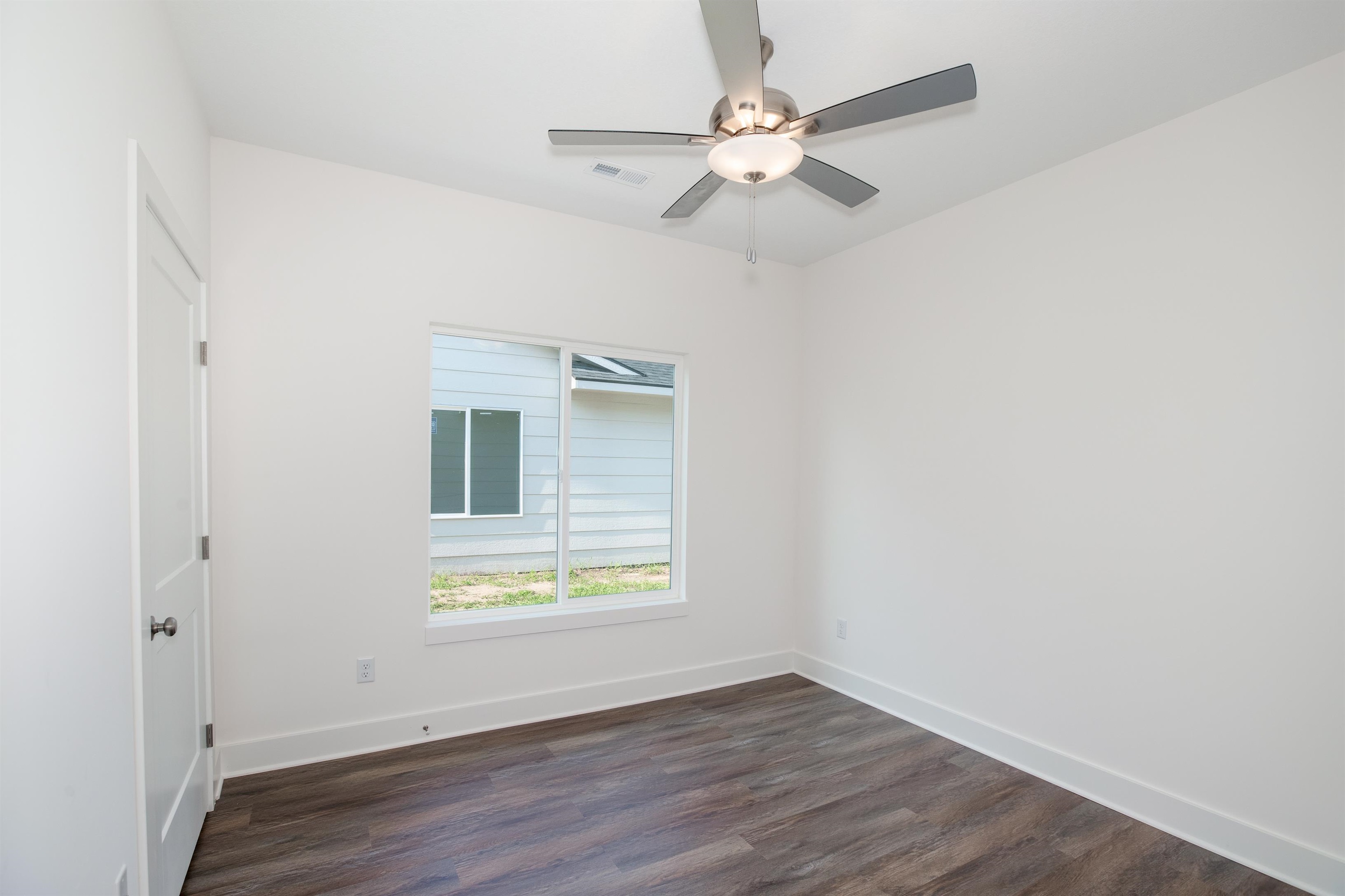 442-444 W Long Path Ct Property Photo 15