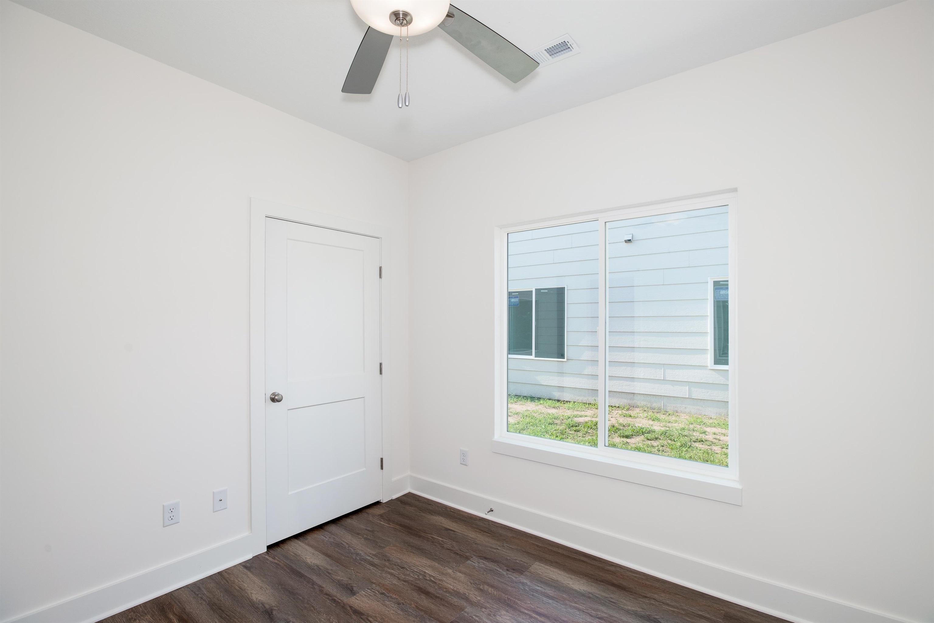 442-444 W Long Path Ct Property Photo 16