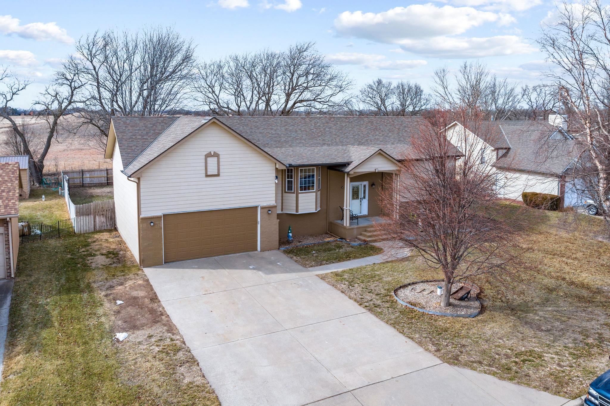 1309 Redbud Ct Property Photo