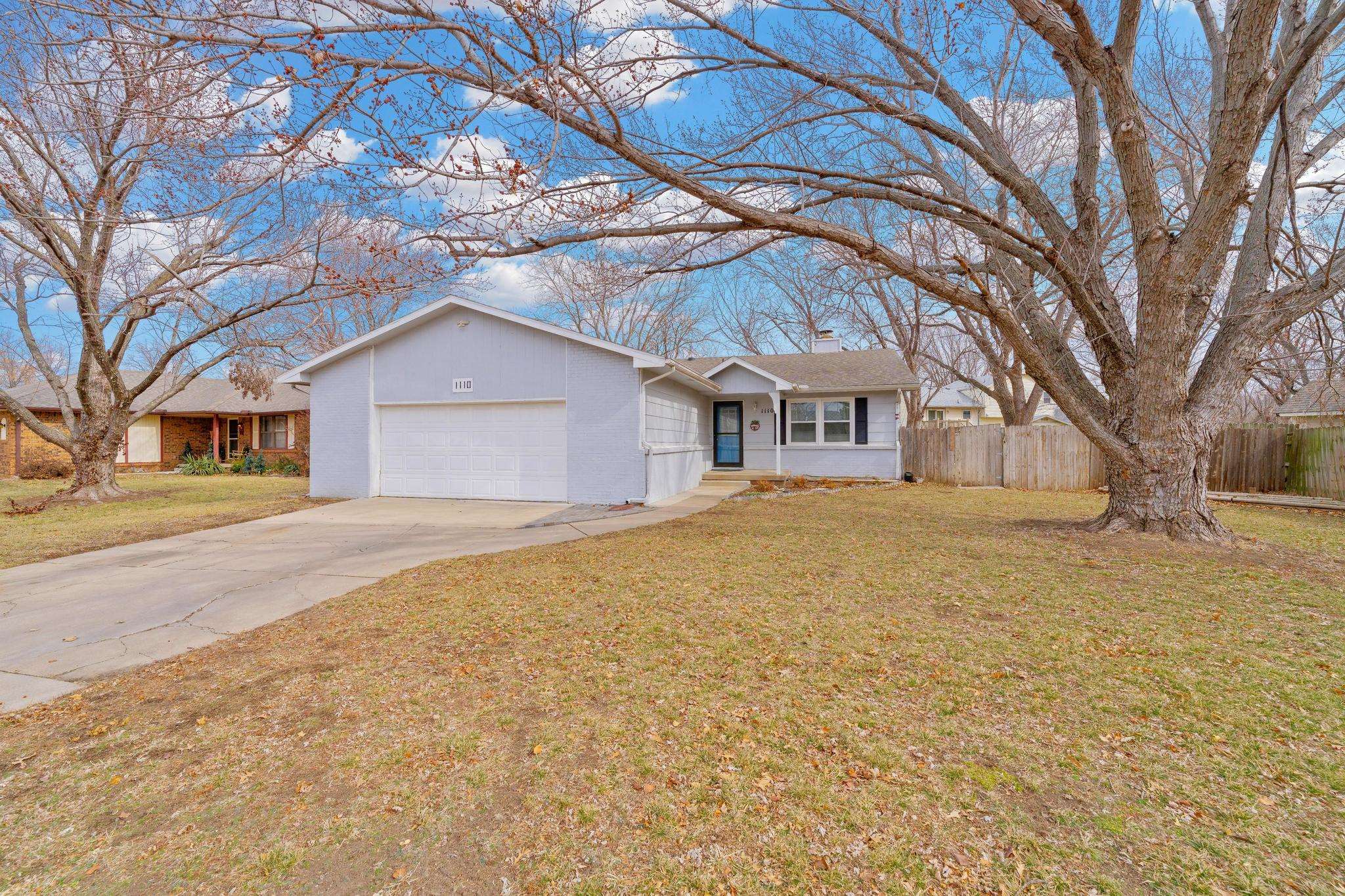 1110 S Burrus St Property Photo