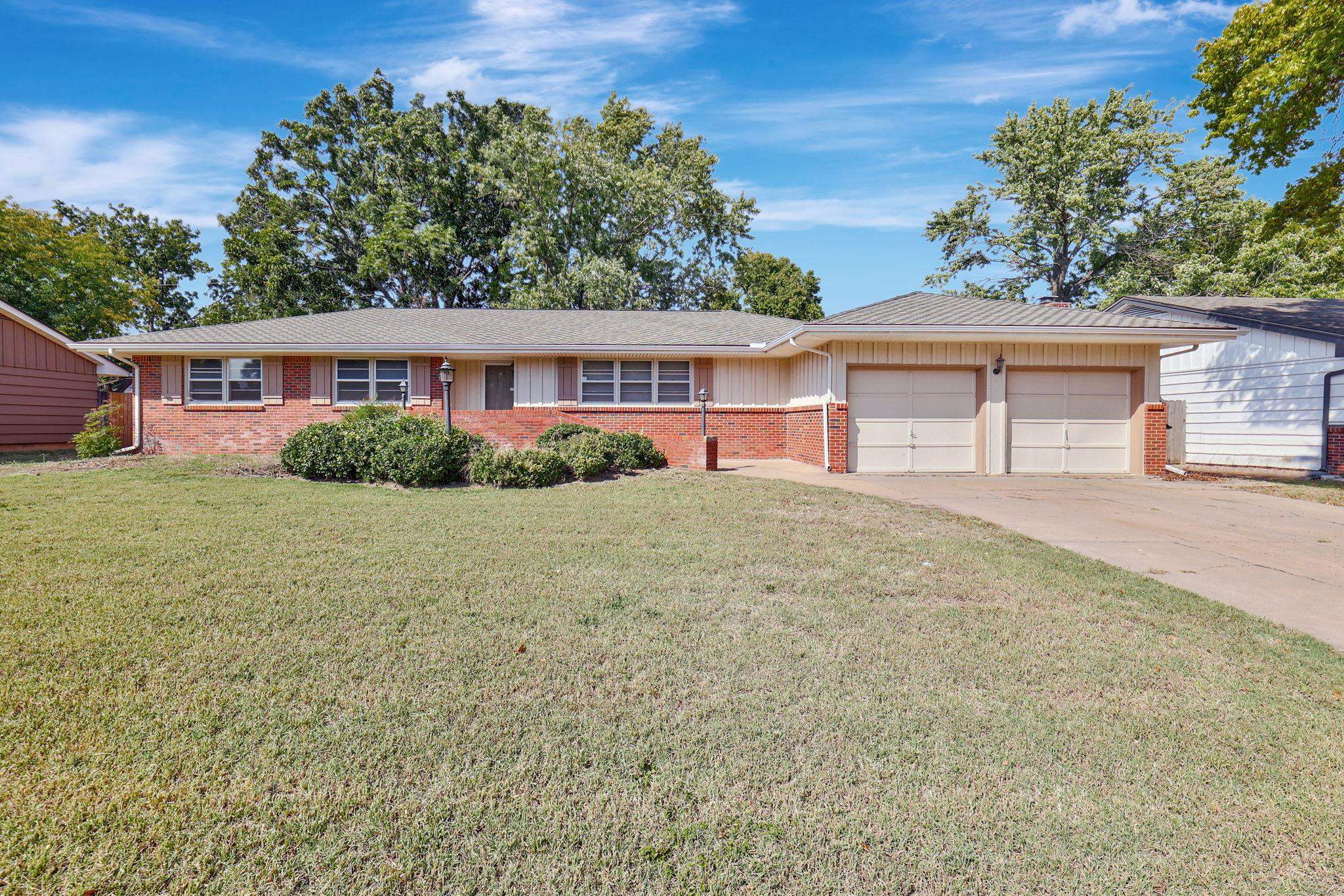 547 N Angle Property Photo 1