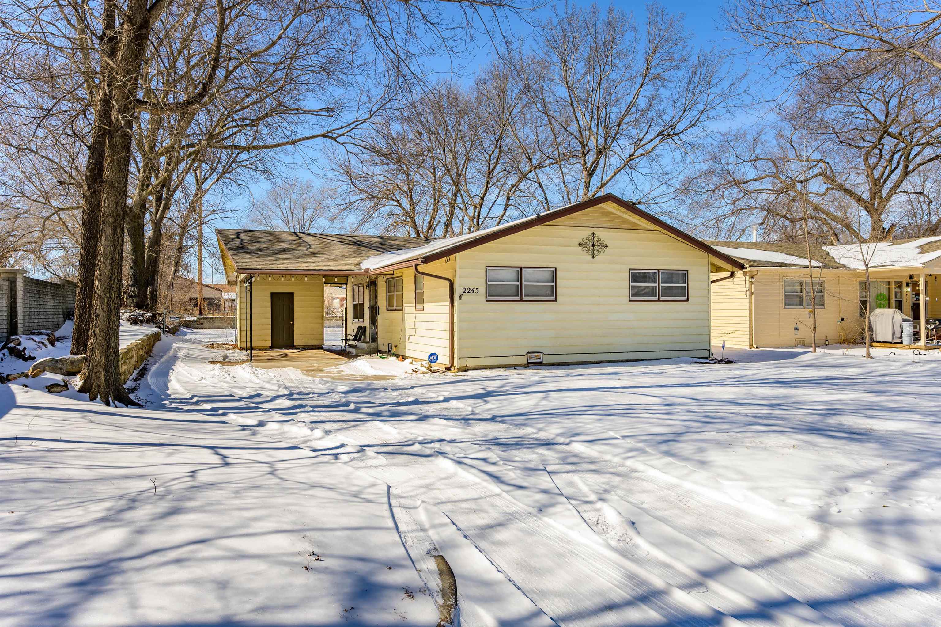 2245 S Wichita St Property Photo