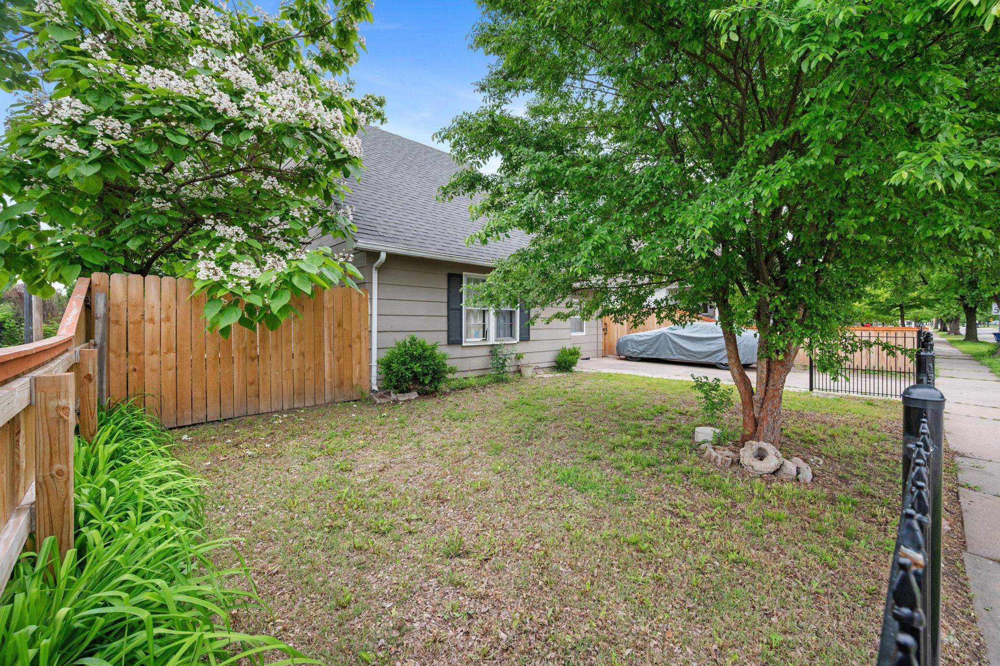 1302 S Topeka Property Photo 21