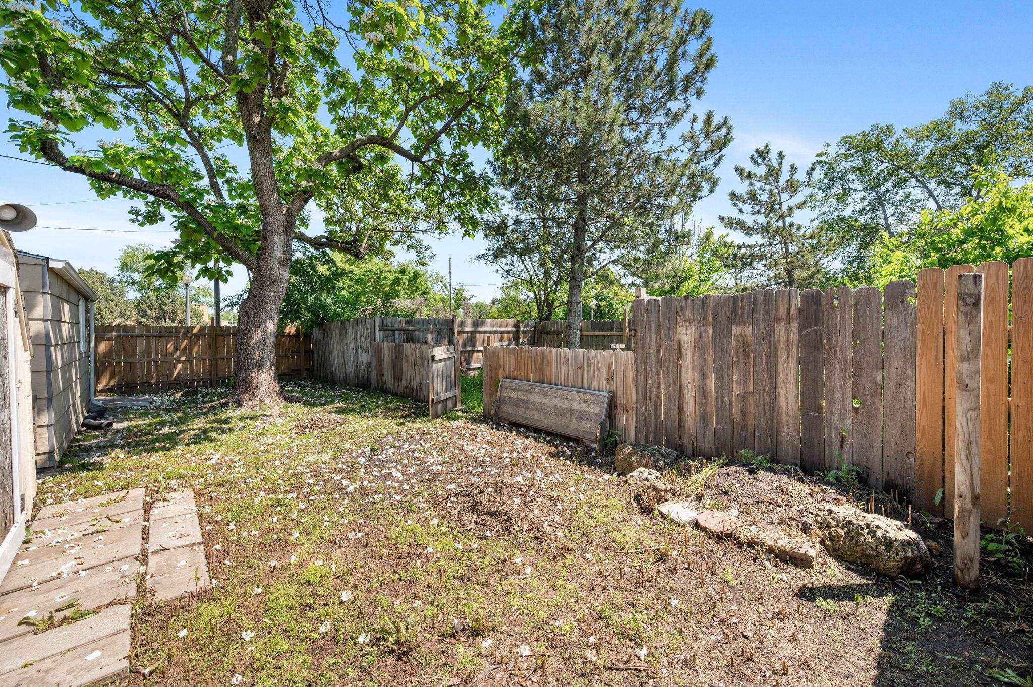 1302 S Topeka Property Photo 23