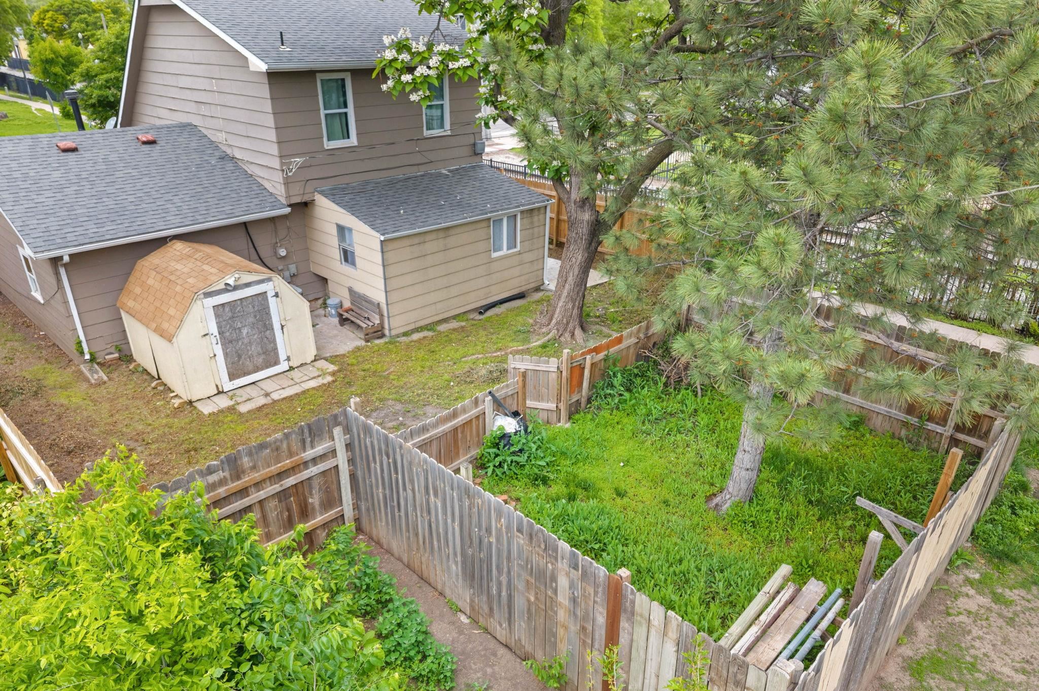 1302 S Topeka Property Photo 26