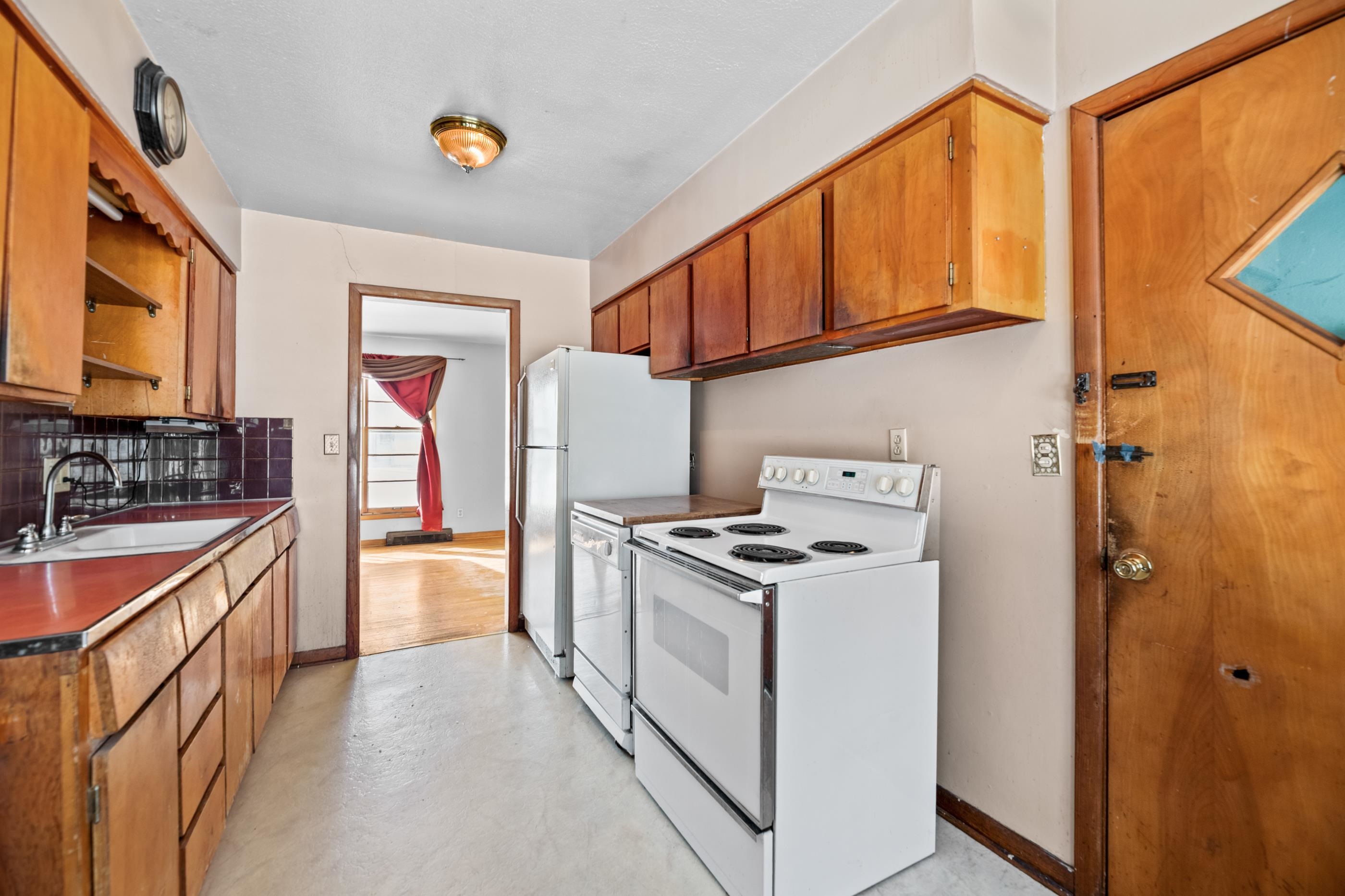1218 W Calvert St. Property Photo 9