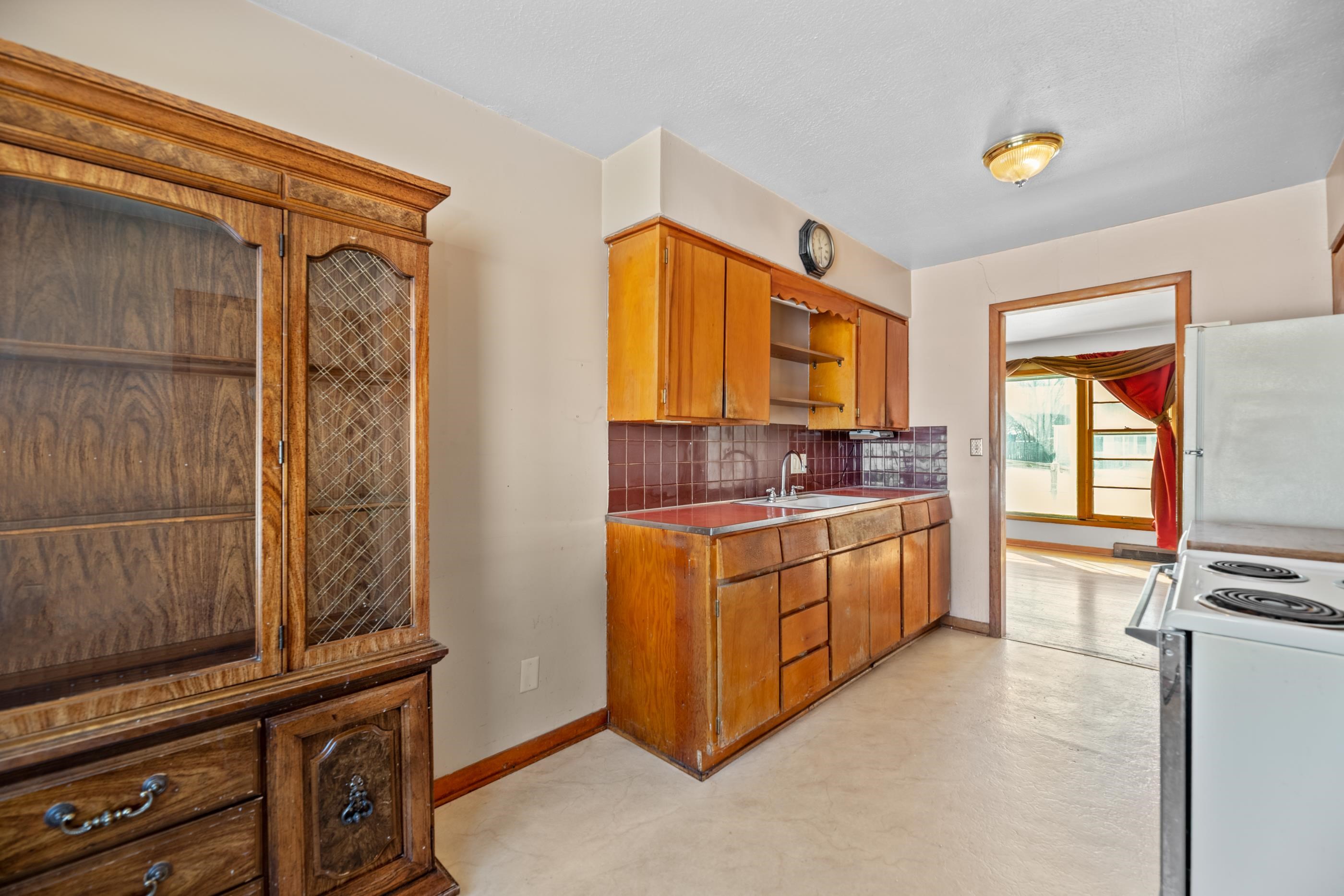 1218 W Calvert St. Property Photo 10