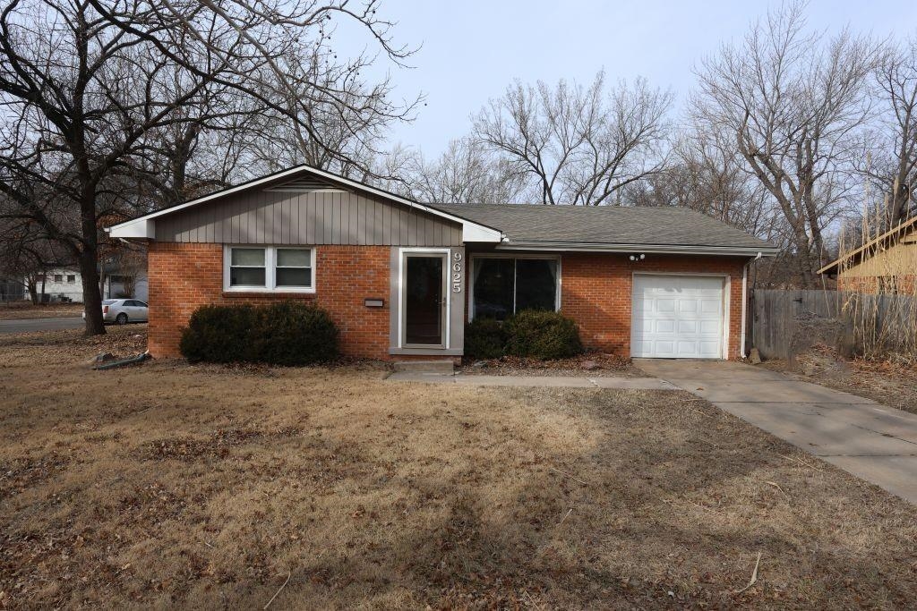 9625 W Birch Ln Property Photo