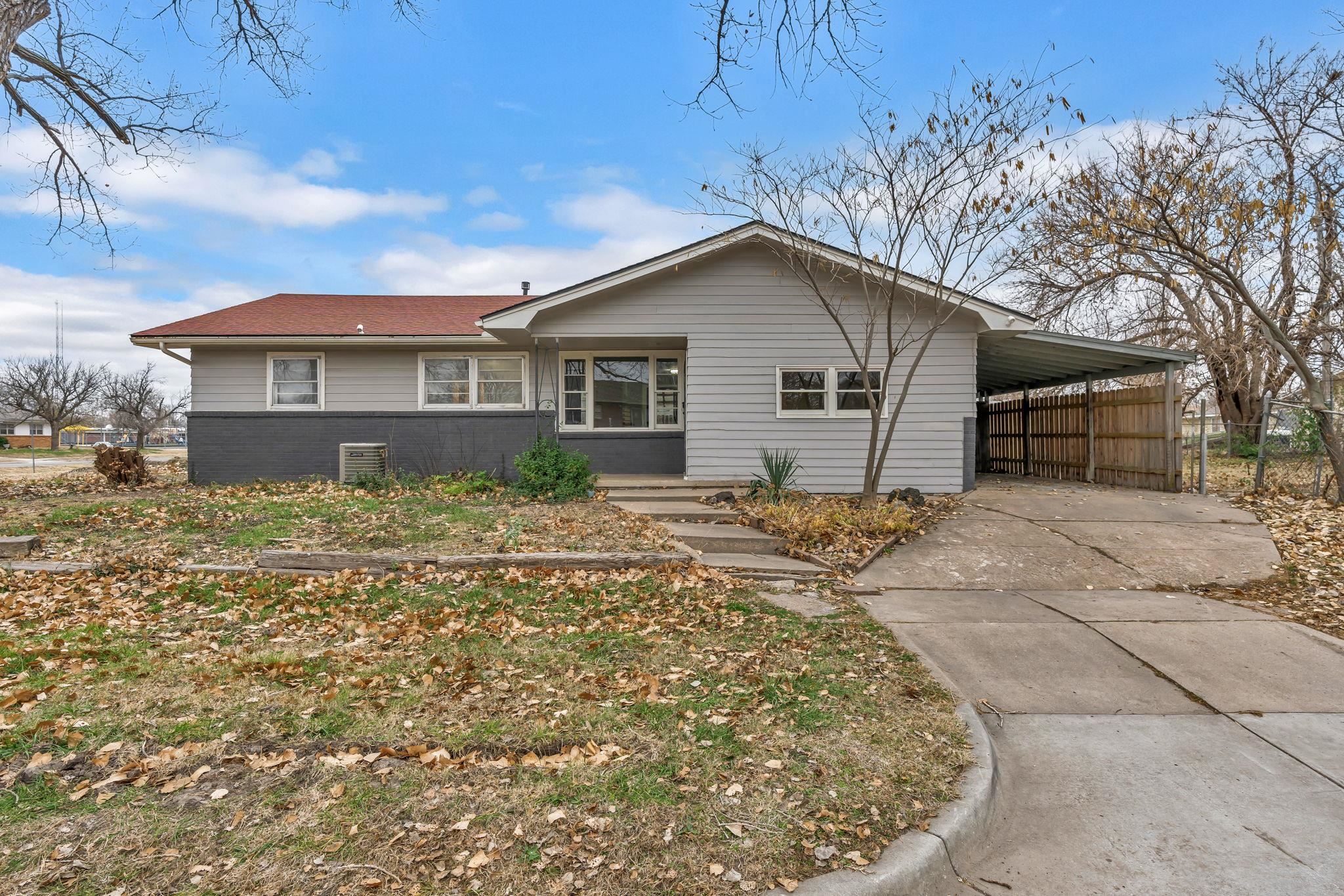 3103 S Glenn Ave Property Photo