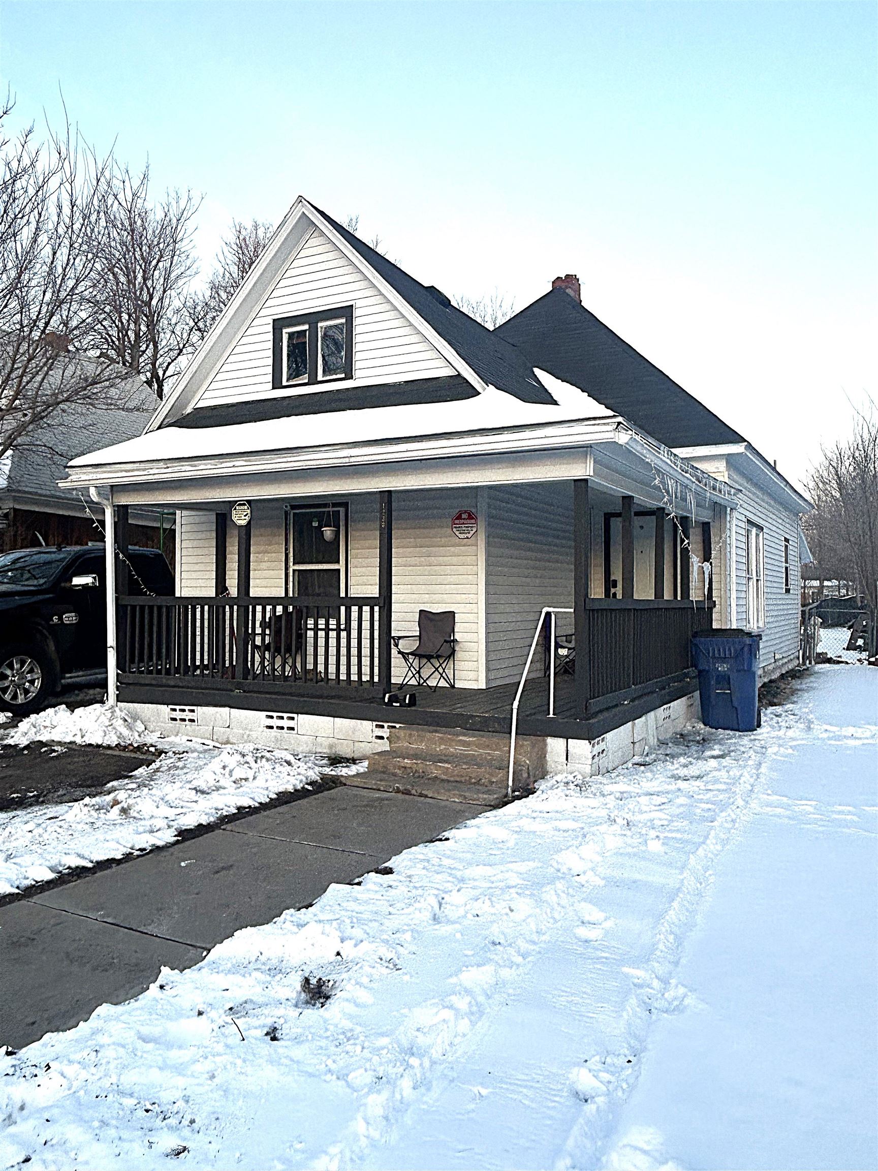 1230 S Emporia Ave Property Photo