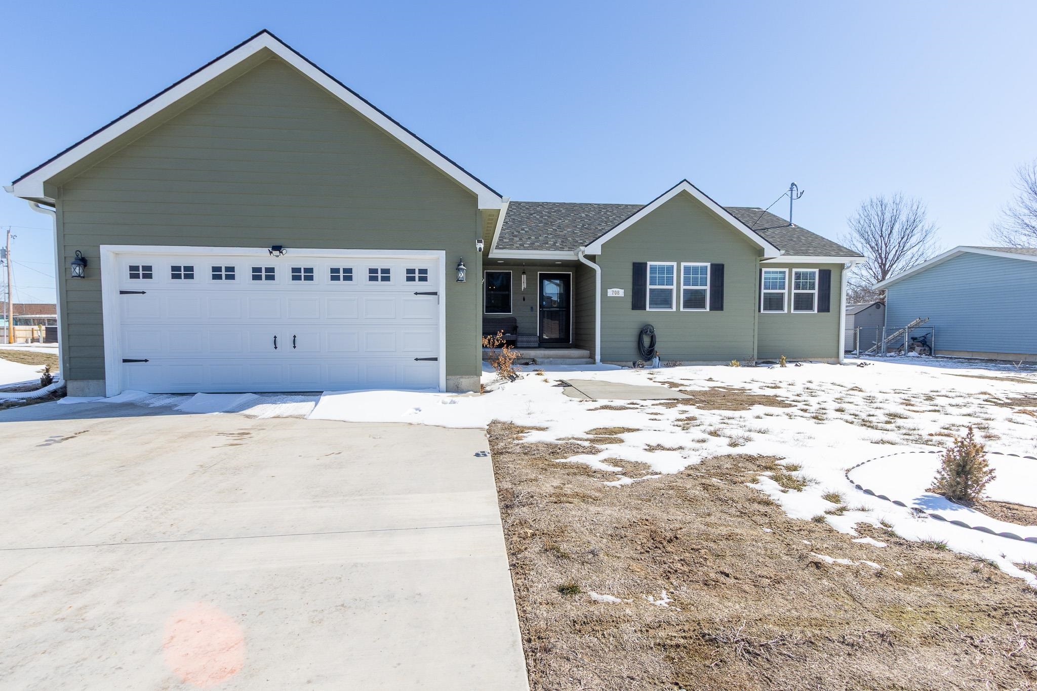 708 N Struble St Property Photo