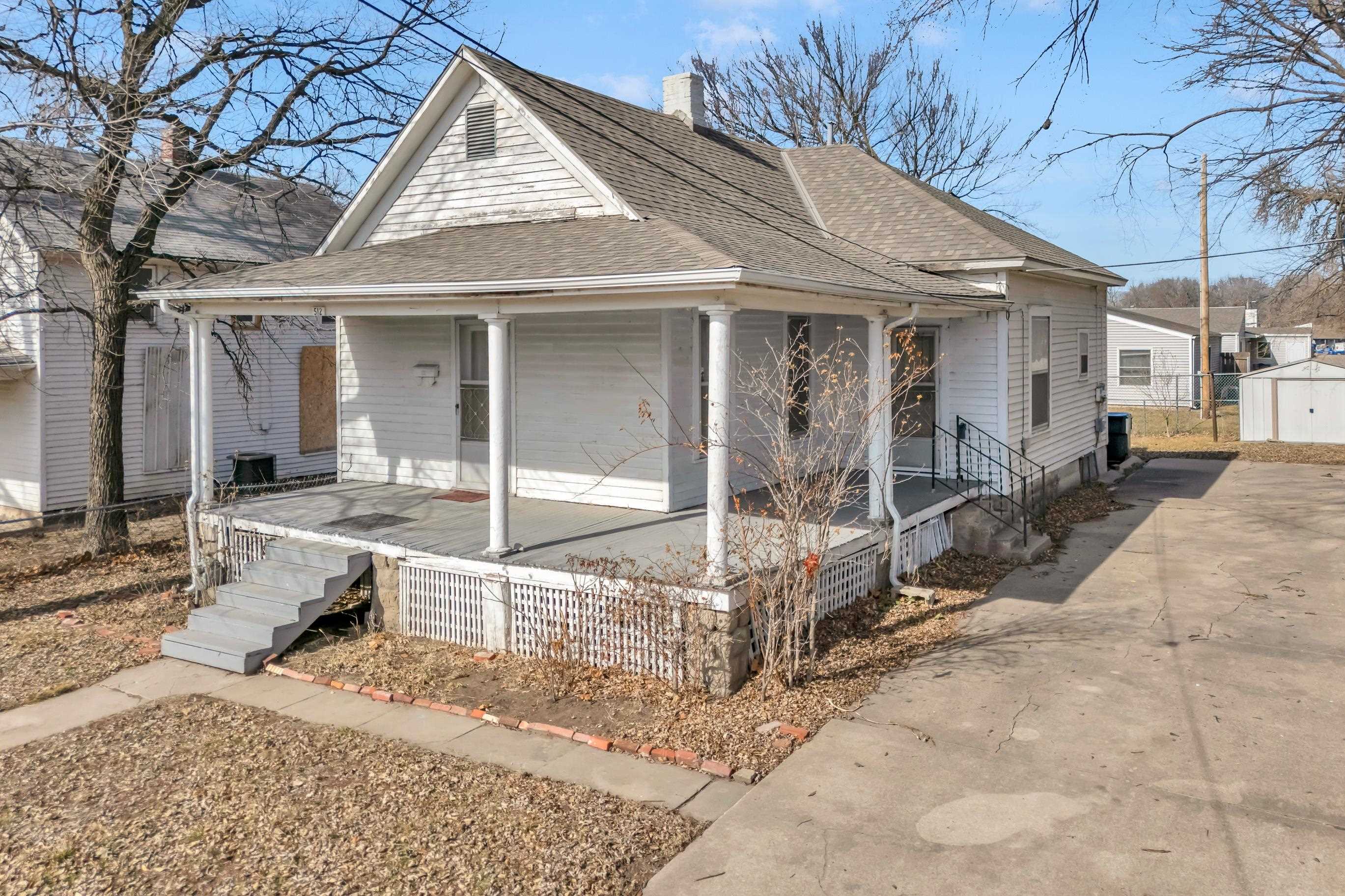 512 Lakeside Pl Property Photo
