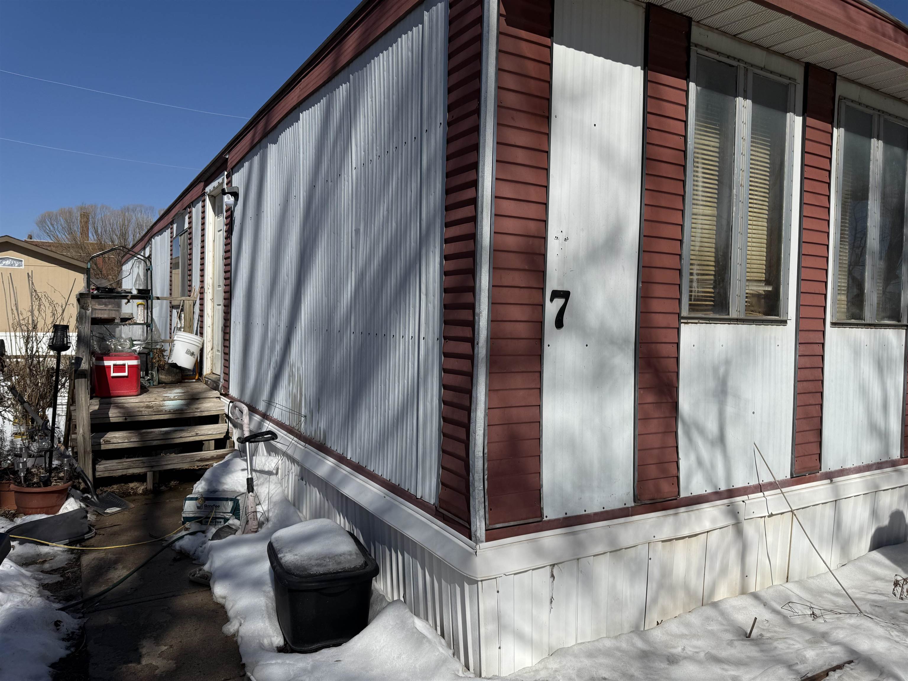 304 Adams St Property Photo 1