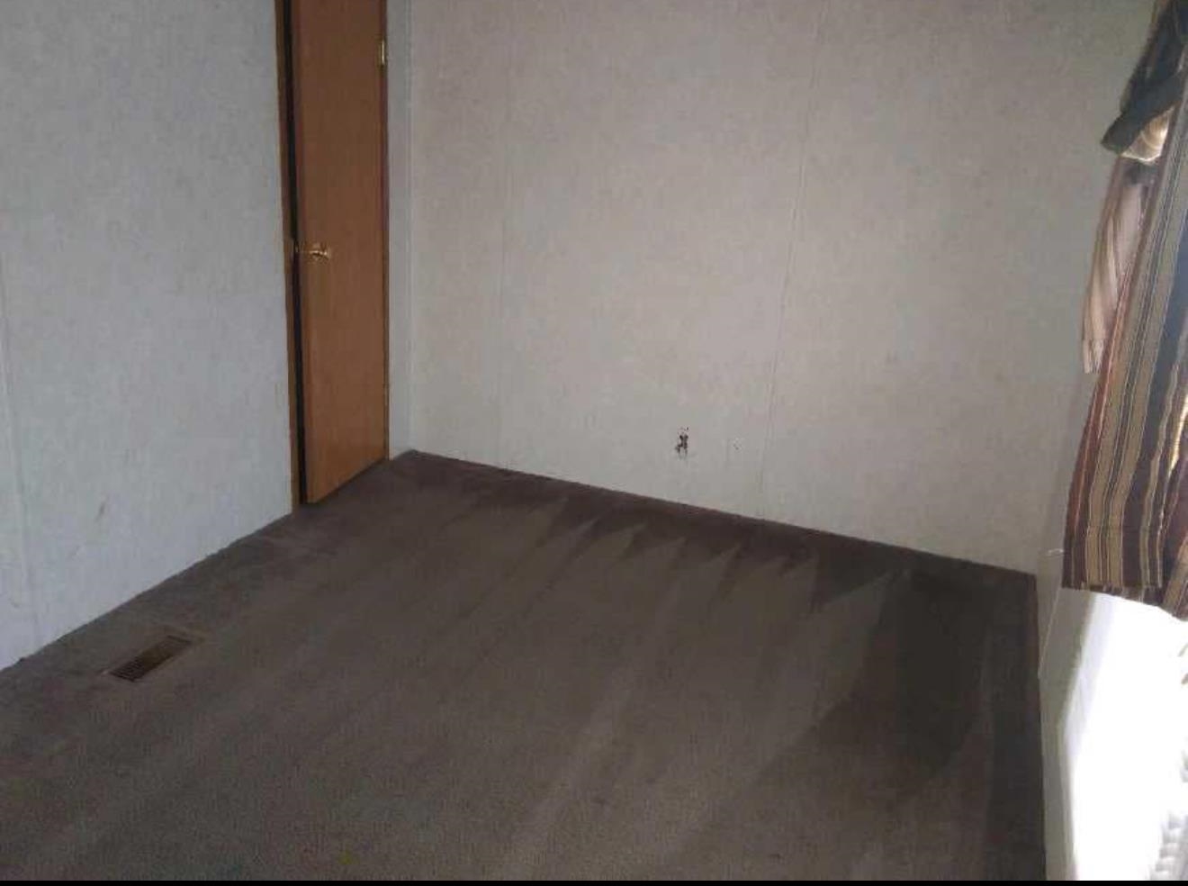 304 Adams St Property Photo 9