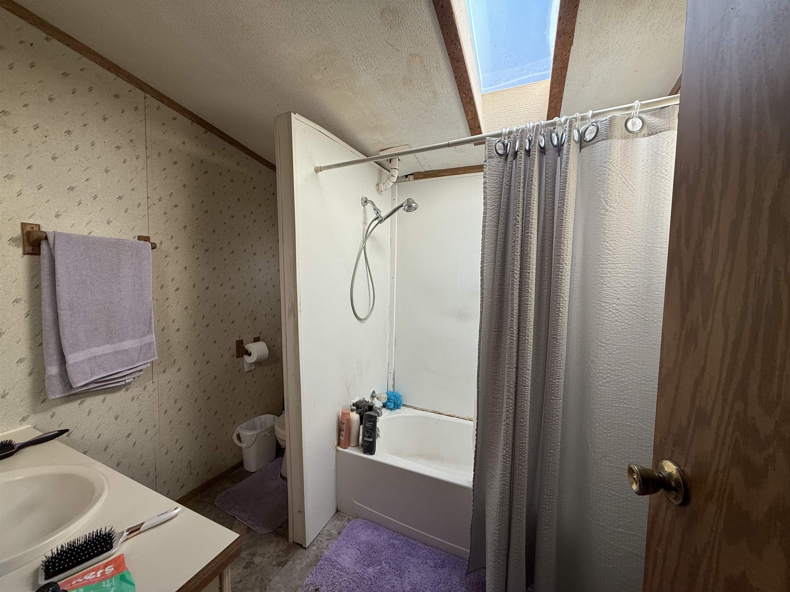 304 Adams St Property Photo 11
