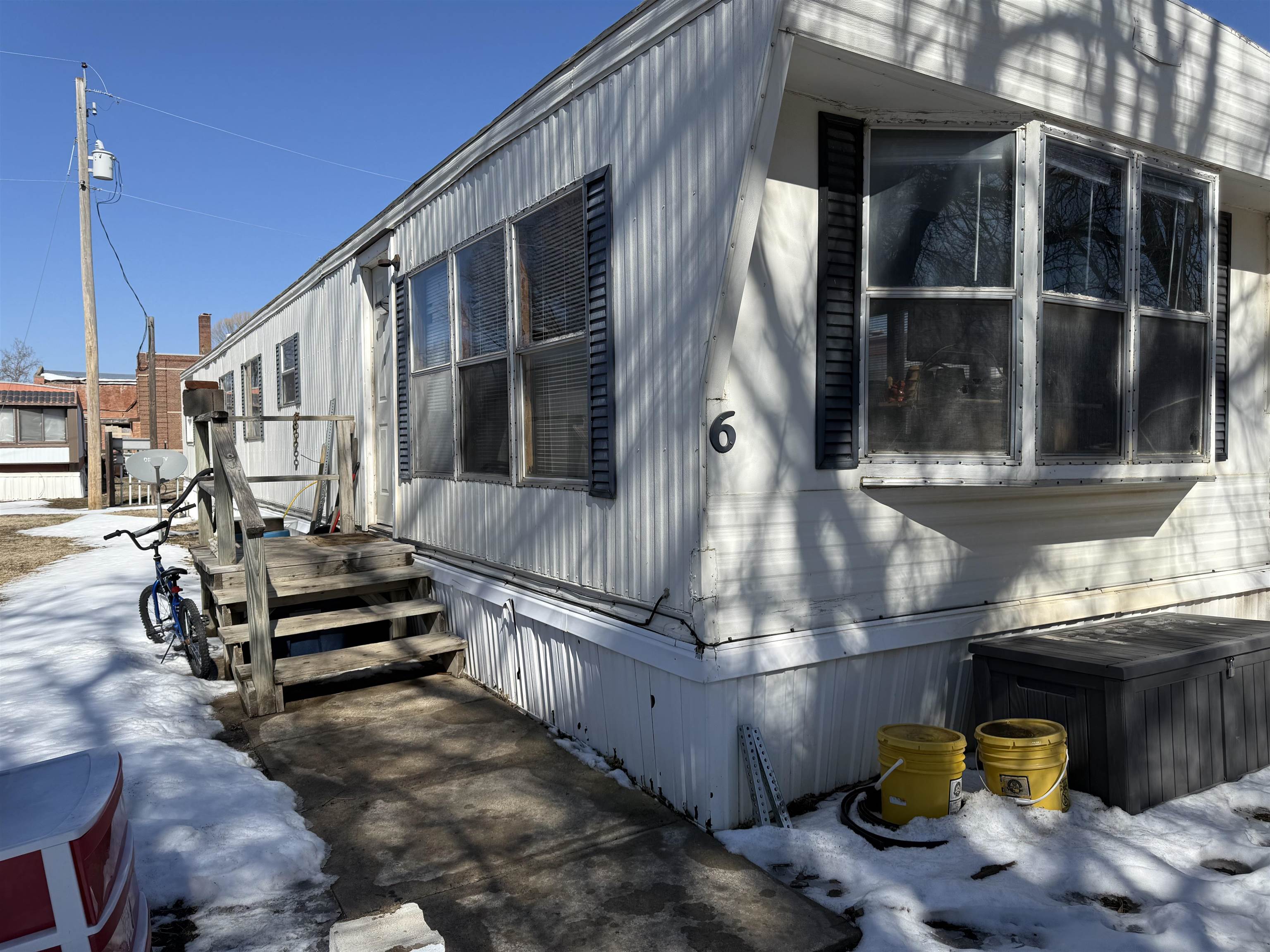 304 Adams St Property Photo 18