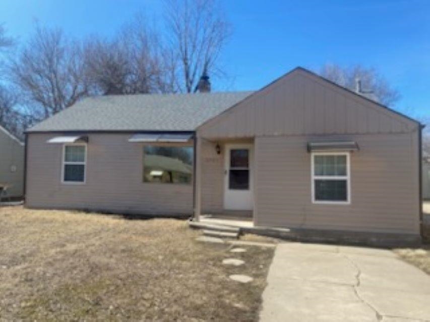 2425 S Mosley St Property Photo