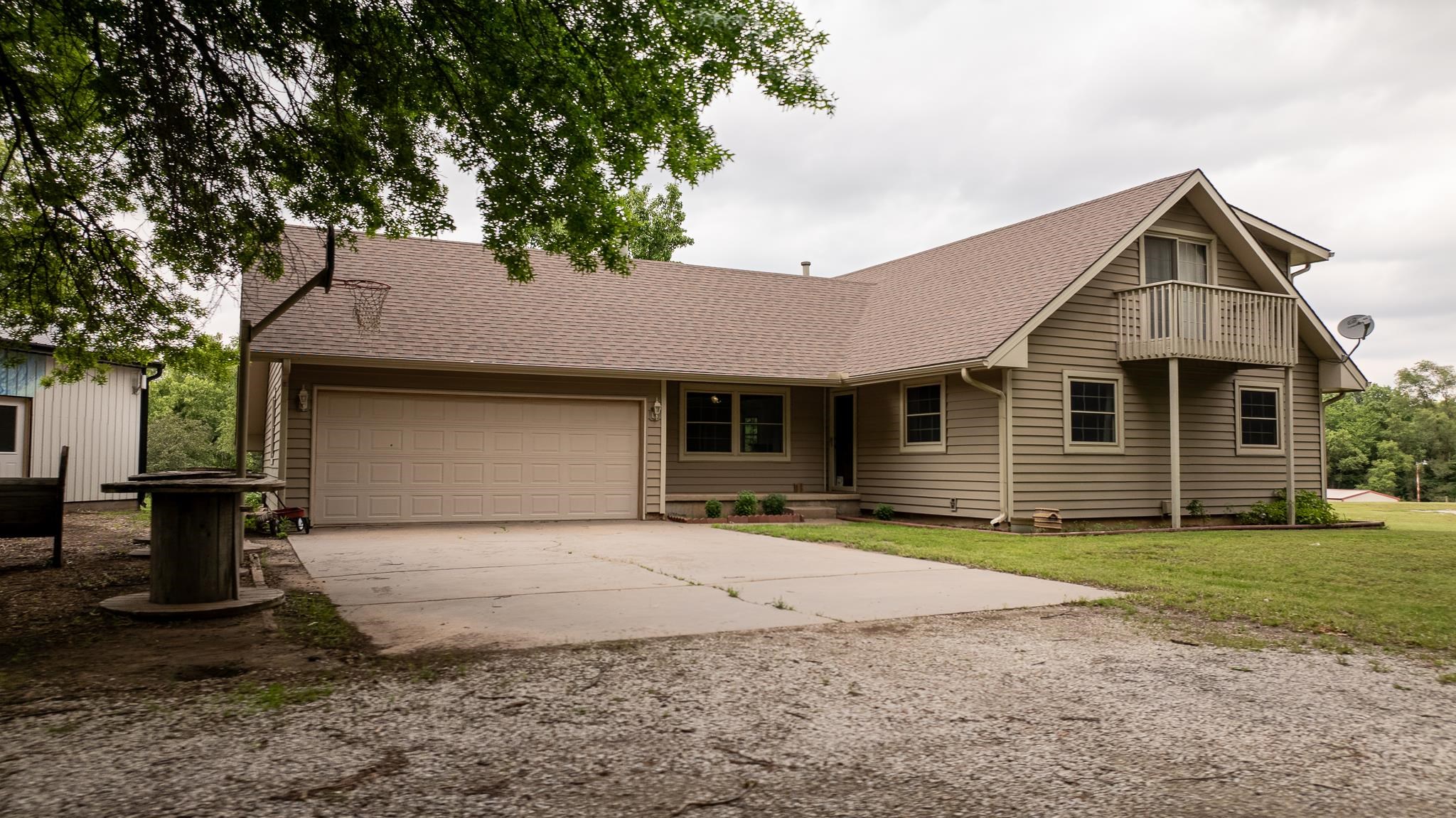 232 E Us Highway 160 Property Photo 1