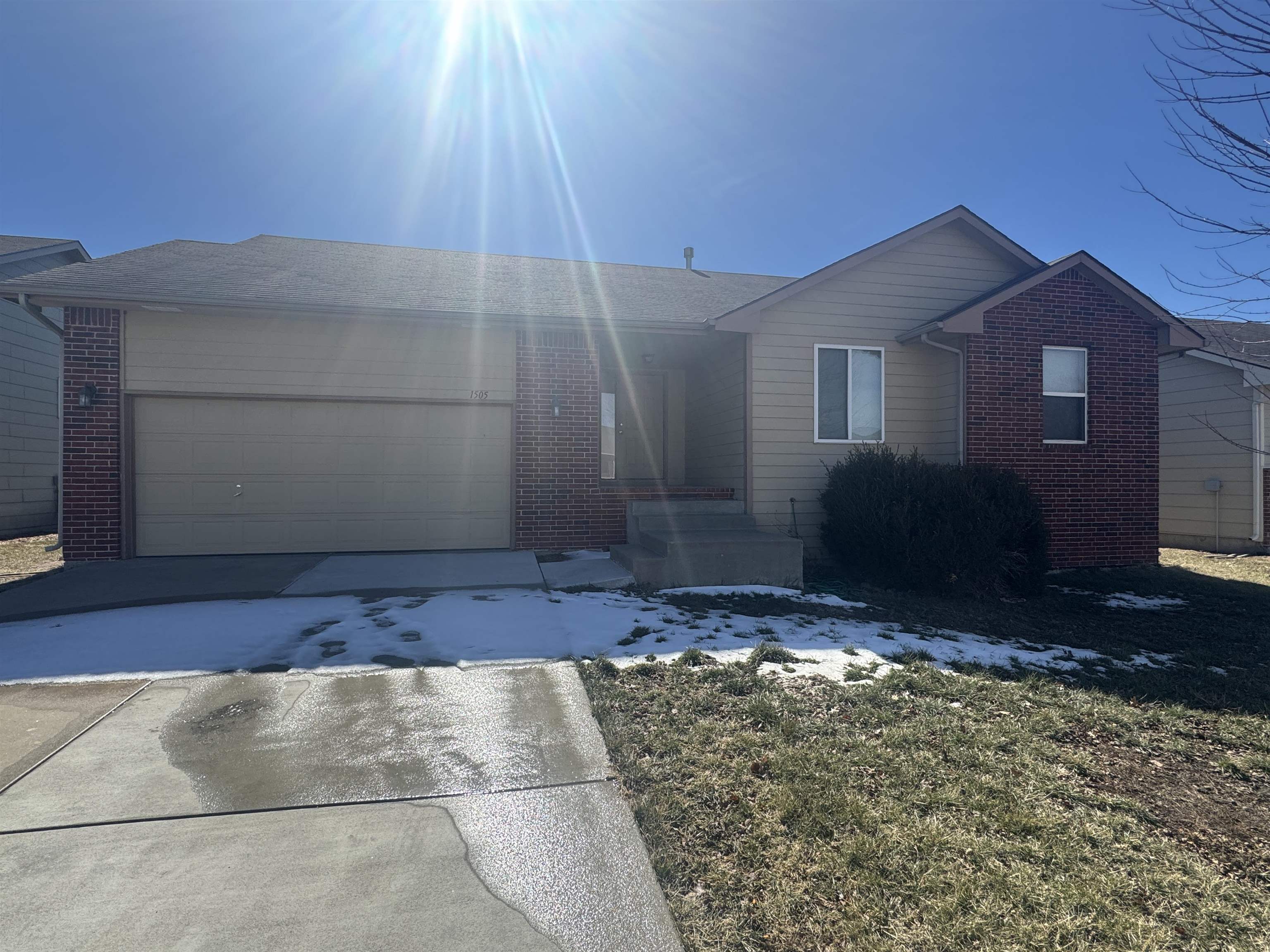 1505 E Cedar Tree St Property Photo