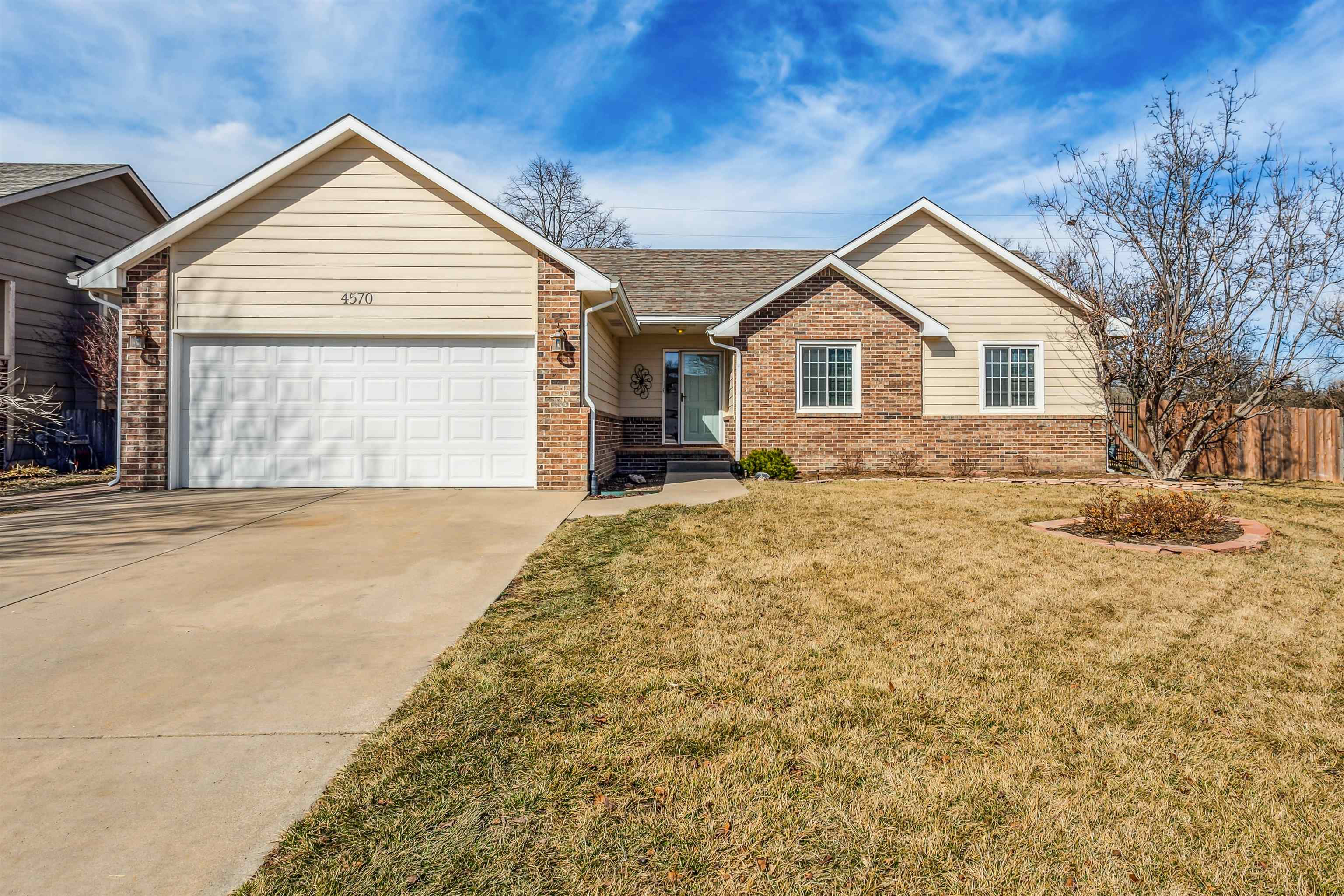 4570 N Westlake Ct Property Photo