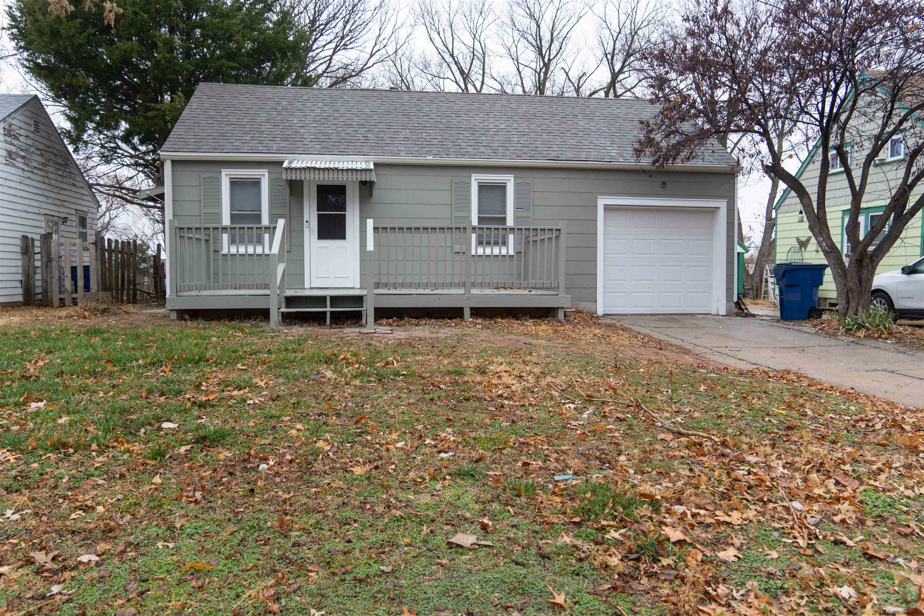 837 N Belmont Ave Property Photo