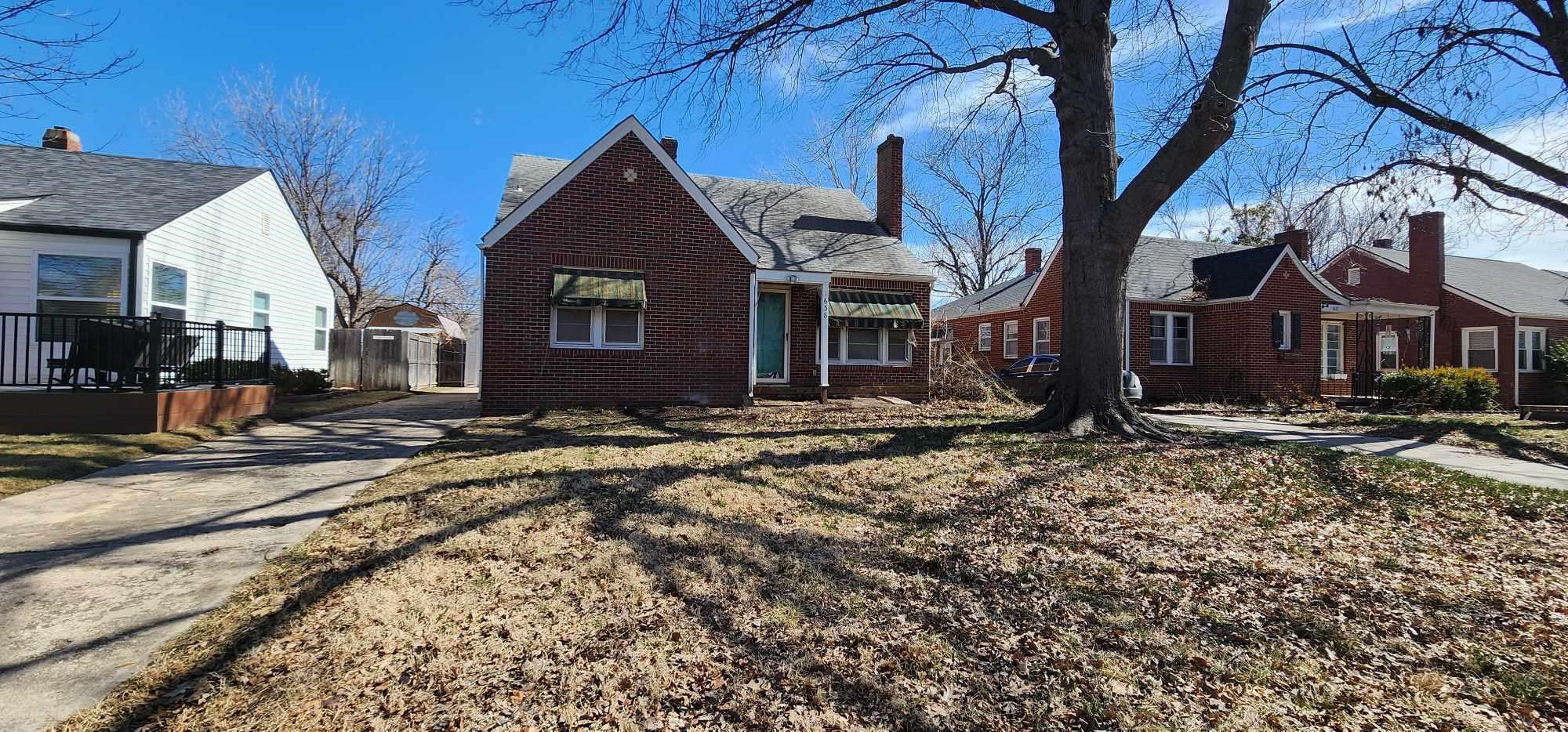 1638 N Hood St Property Photo