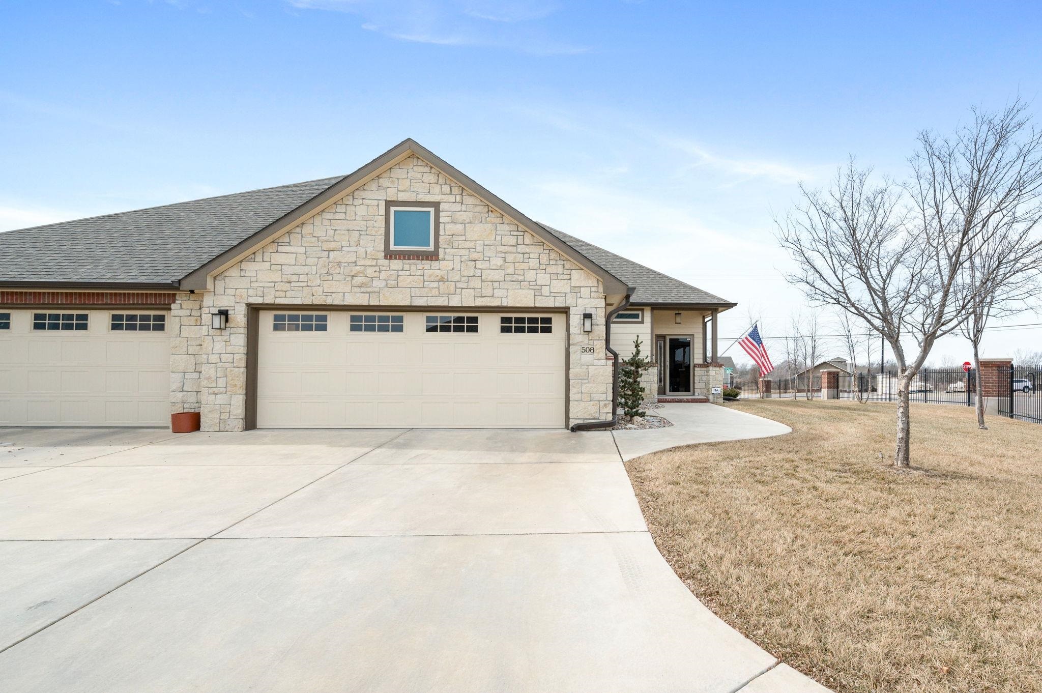 818 N Mccloud Cir Property Photo