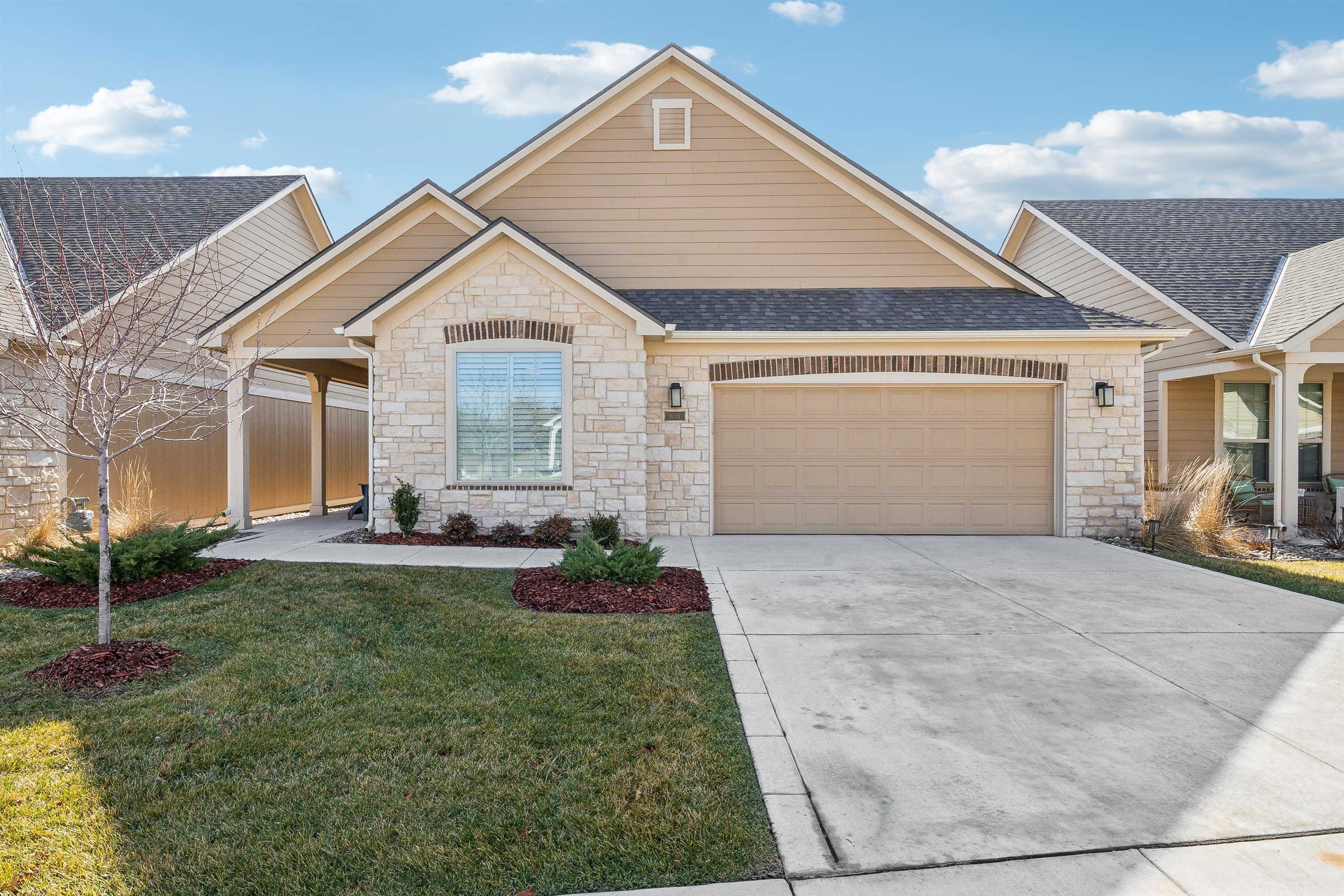 Picture of 1055 E Waters Edge St