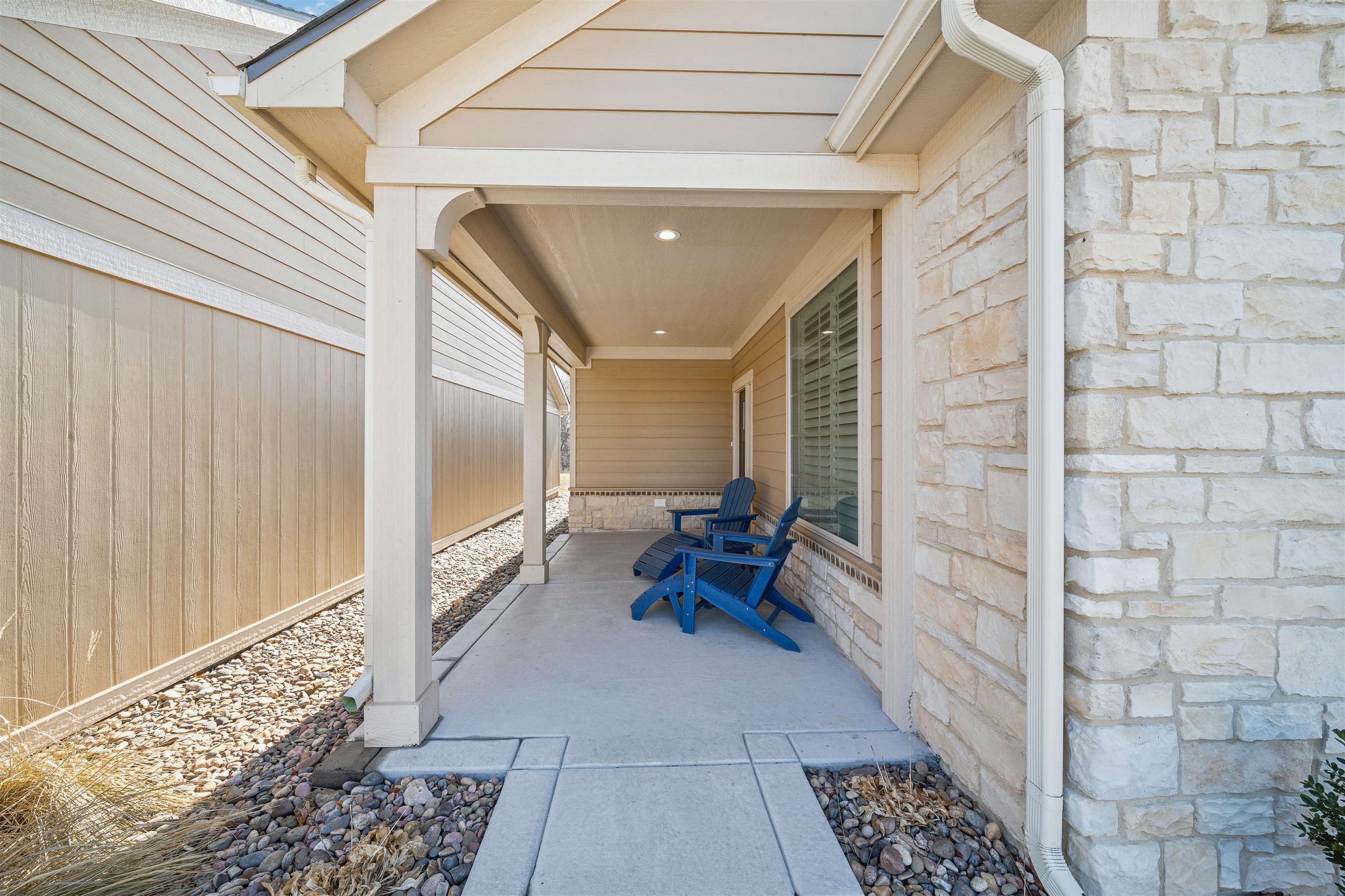 1055 E Waters Edge St Property Photo 8