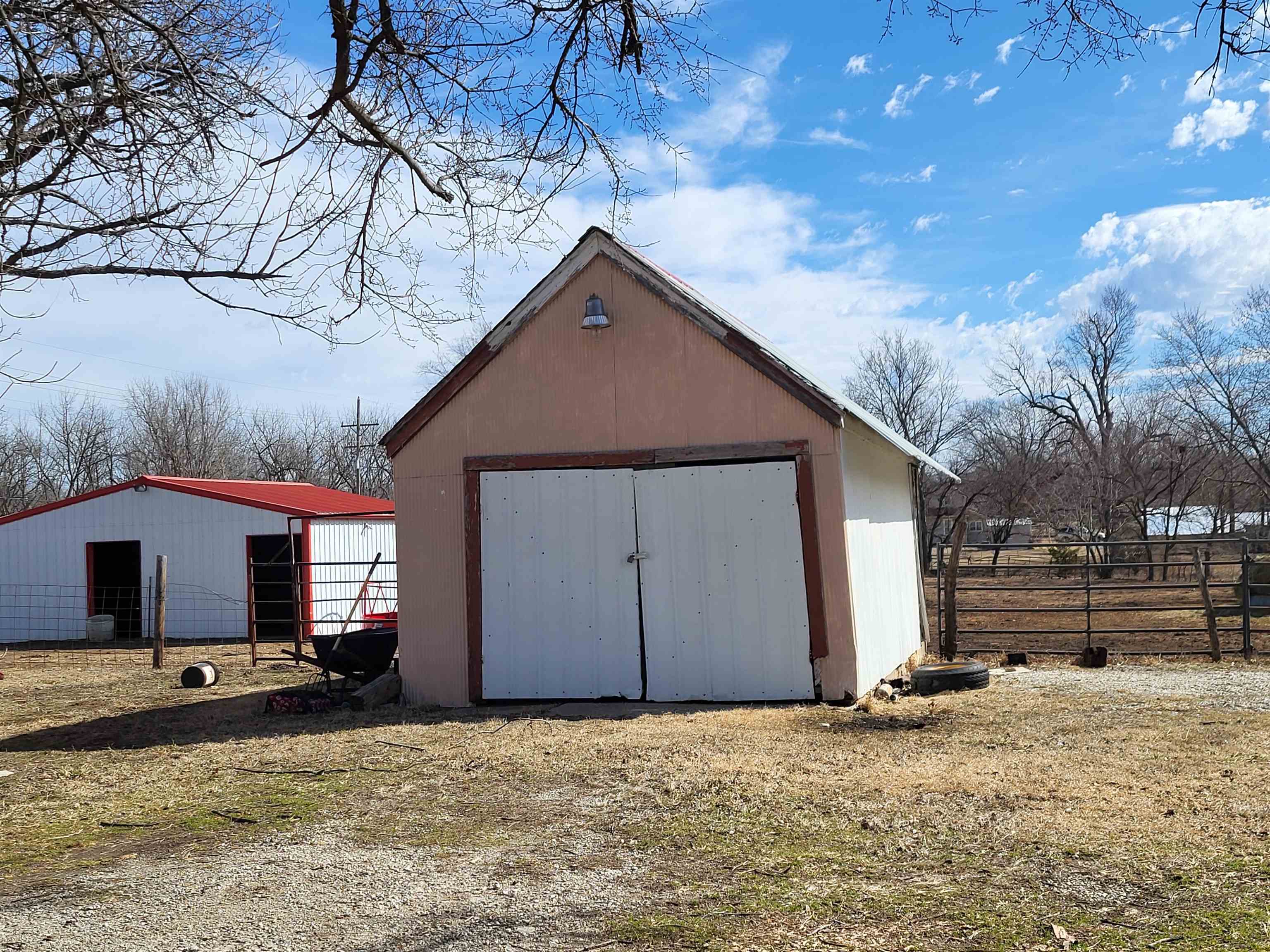 1240 N Poplar St Property Photo