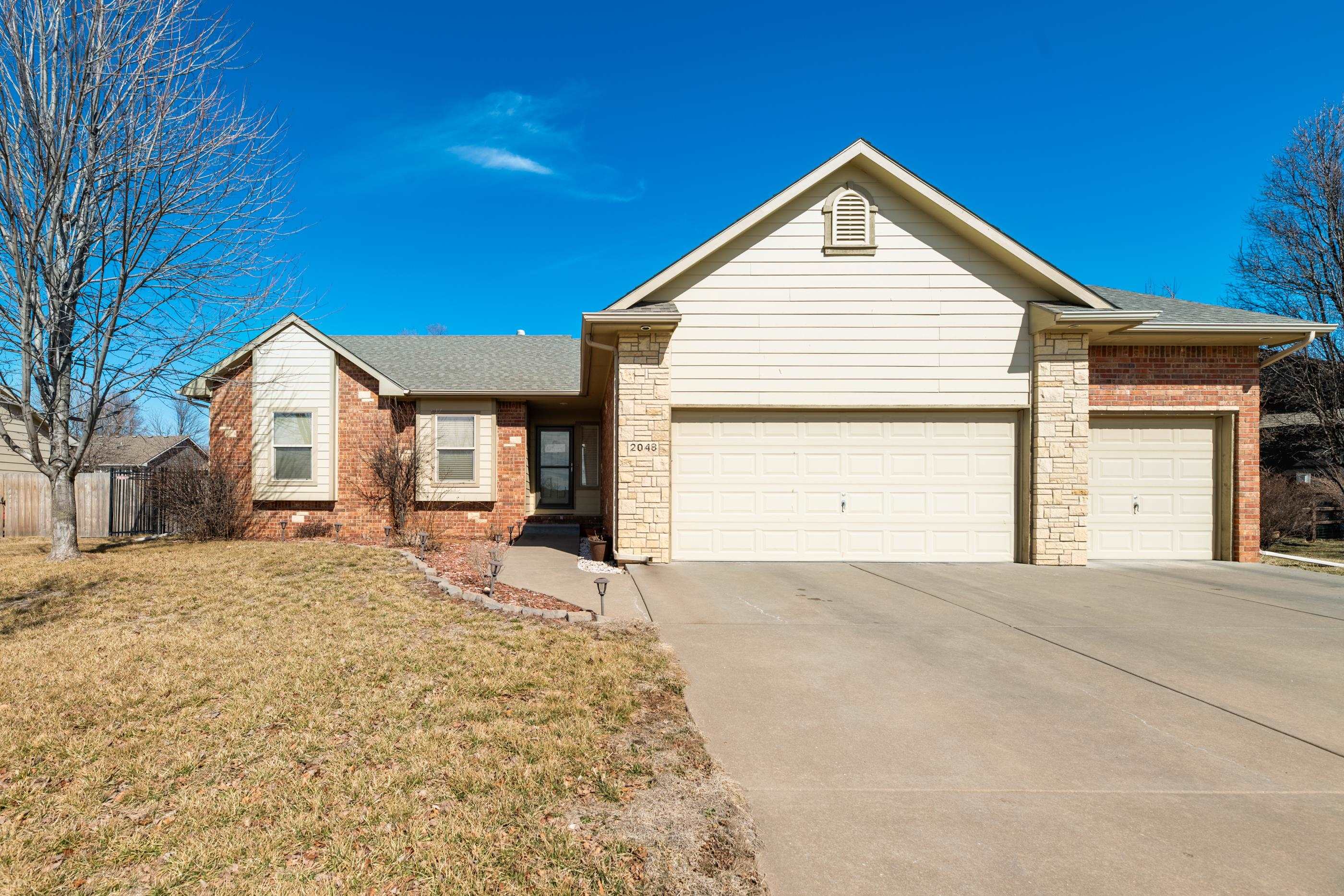 2048 E Brookstone Property Photo