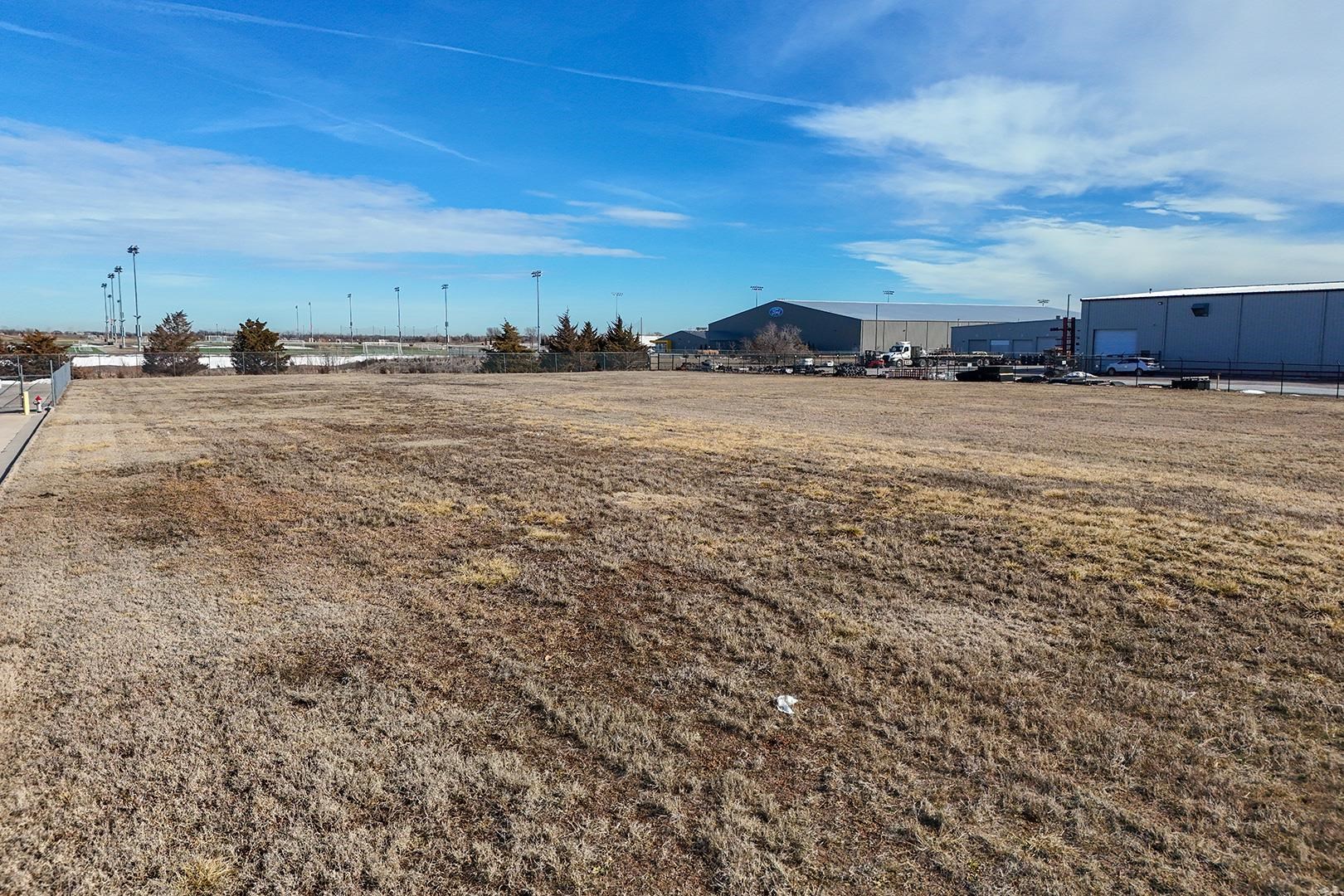 1.93 Acres E 26th Circle N Property Photo 18