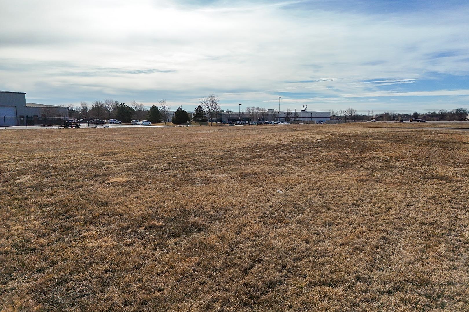 1.93 Acres E 26th Circle N Property Photo 22